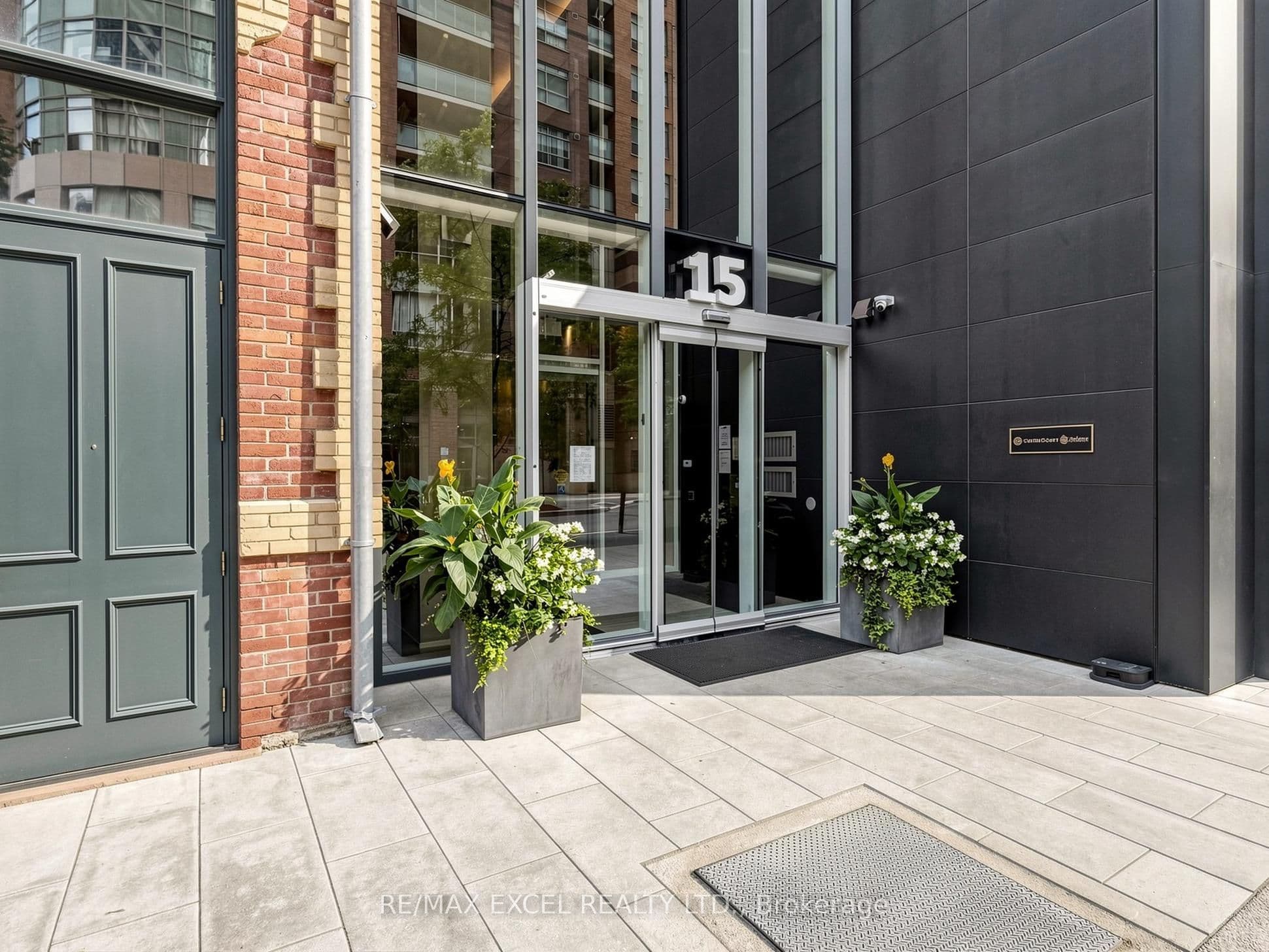 15 Grenville Street 5004, Toronto, ON M4Y 0B9