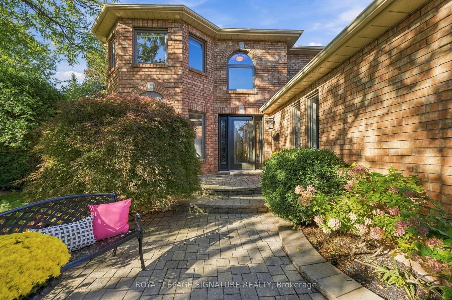 408 McCaffrey Road, Newmarket, ON L3X 1T5
