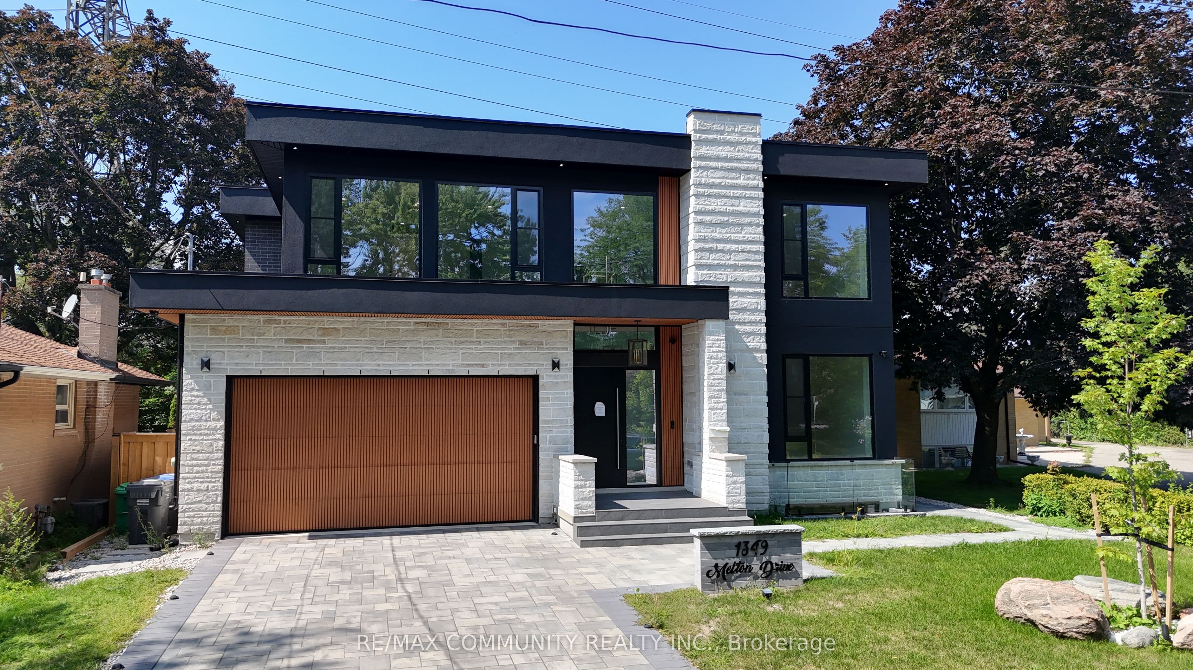 1349 Melton Drive, Mississauga, ON L4Y 1L6
