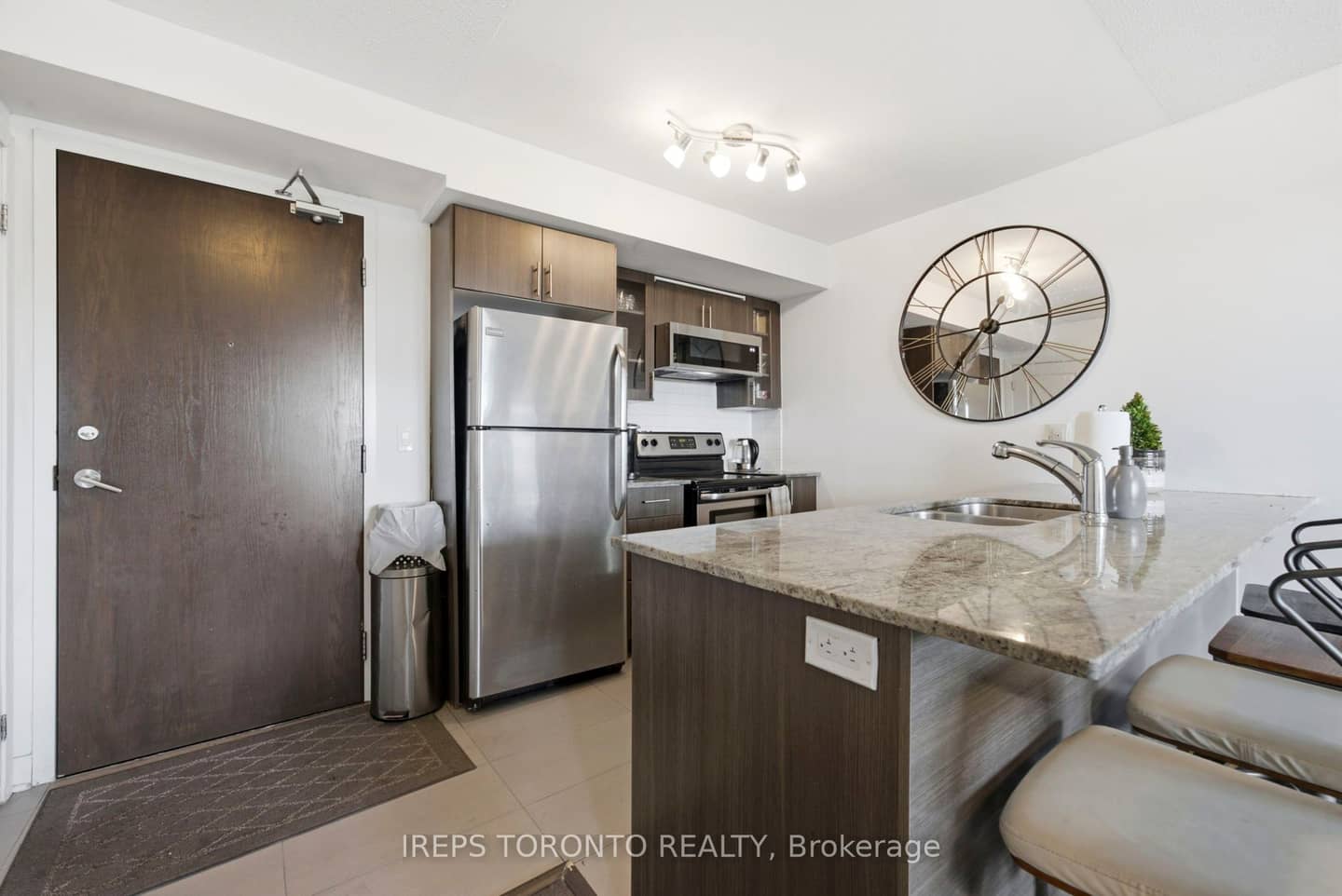 75 Norman Bethune Avenue 209, Richmond Hill, ON L4B 0B6