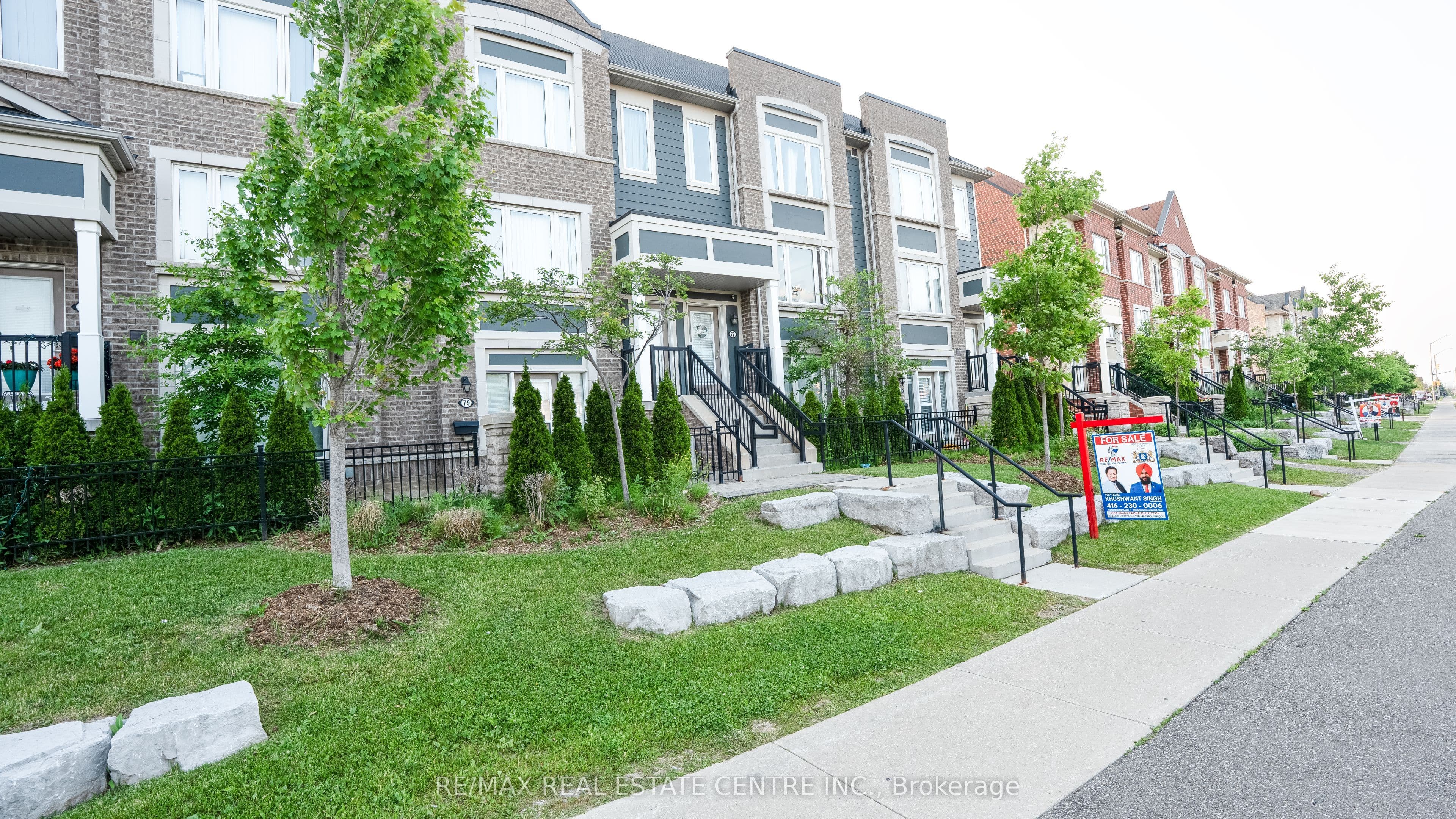 250 Sunny Meadow Boulevard 77, Brampton, ON L6R 3Y7