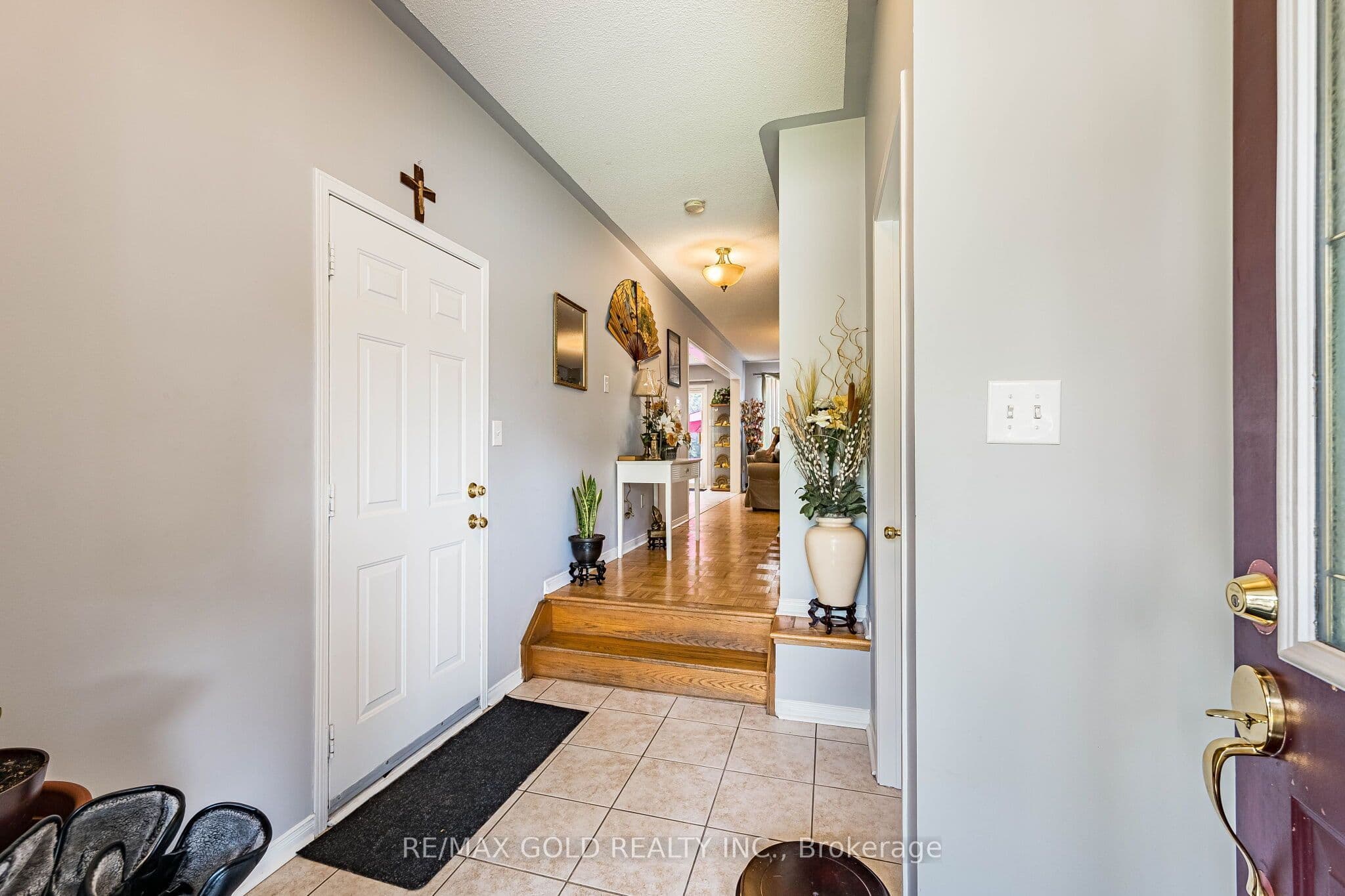 6 Mistdale Crescent, Brampton, ON L7A 1S1
