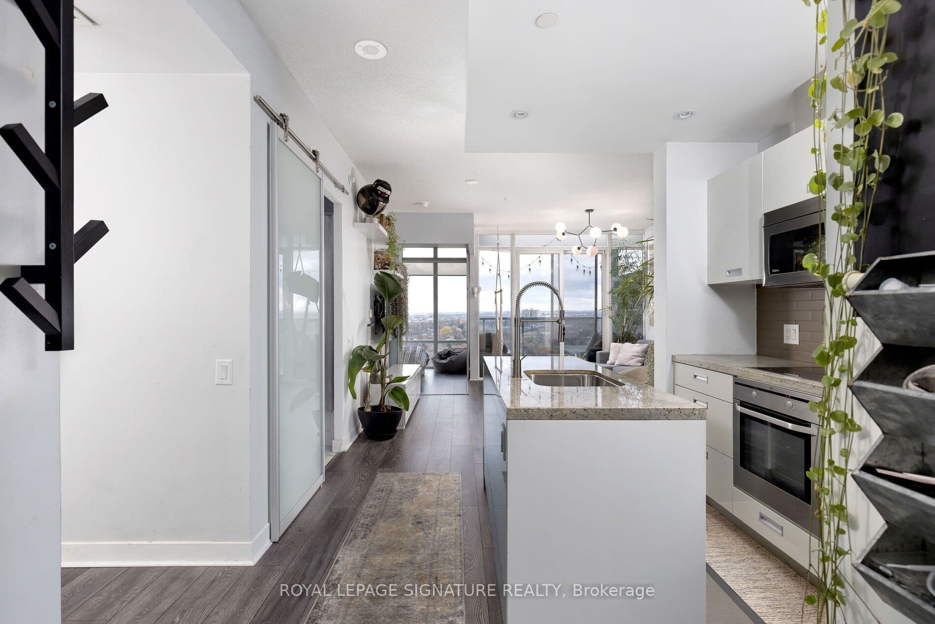 88 Park Lawn Road 1903, Toronto, ON M8Y 0B5