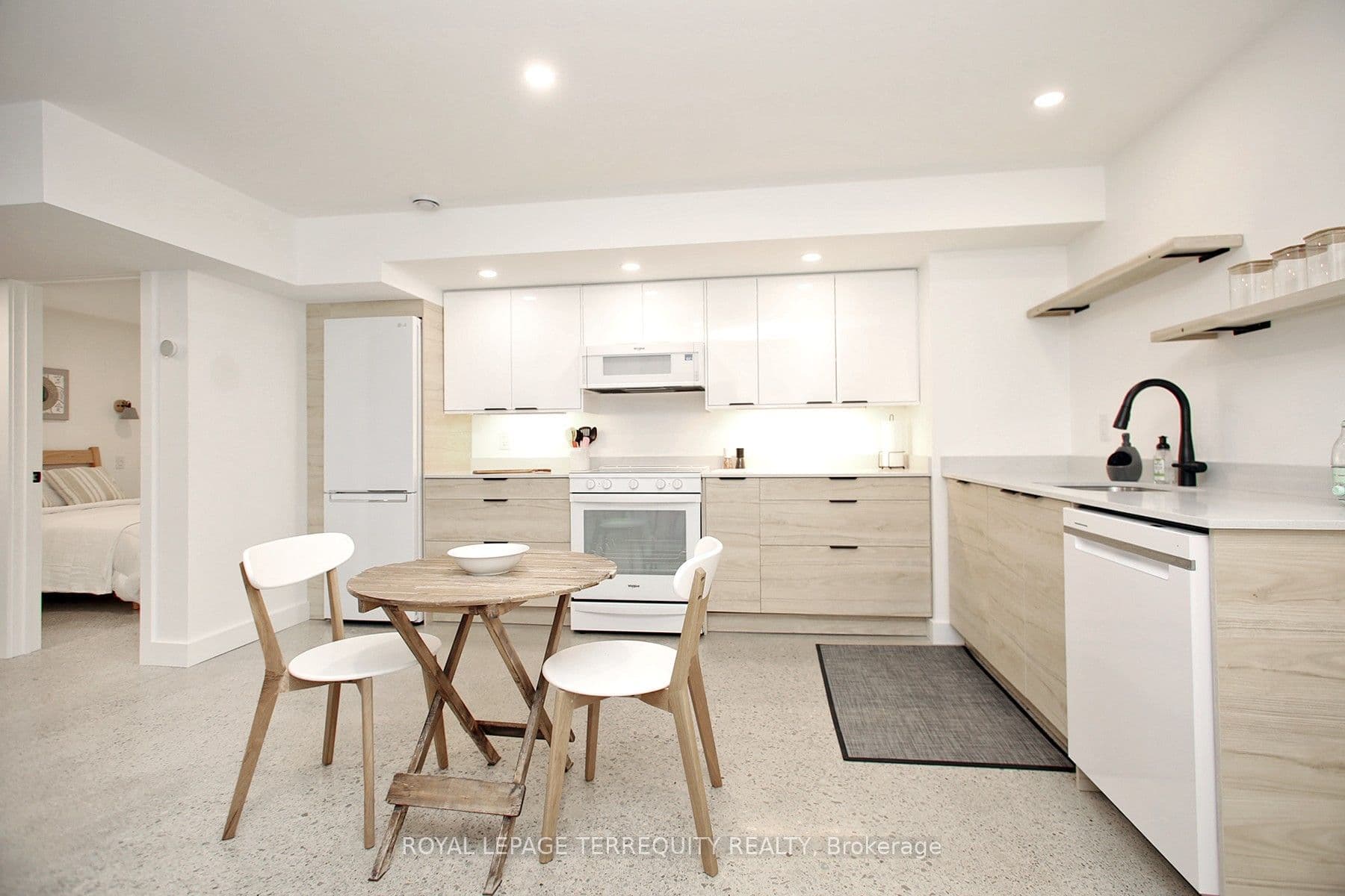 354 Main Street Bsmt, Toronto, ON M4C 4X7