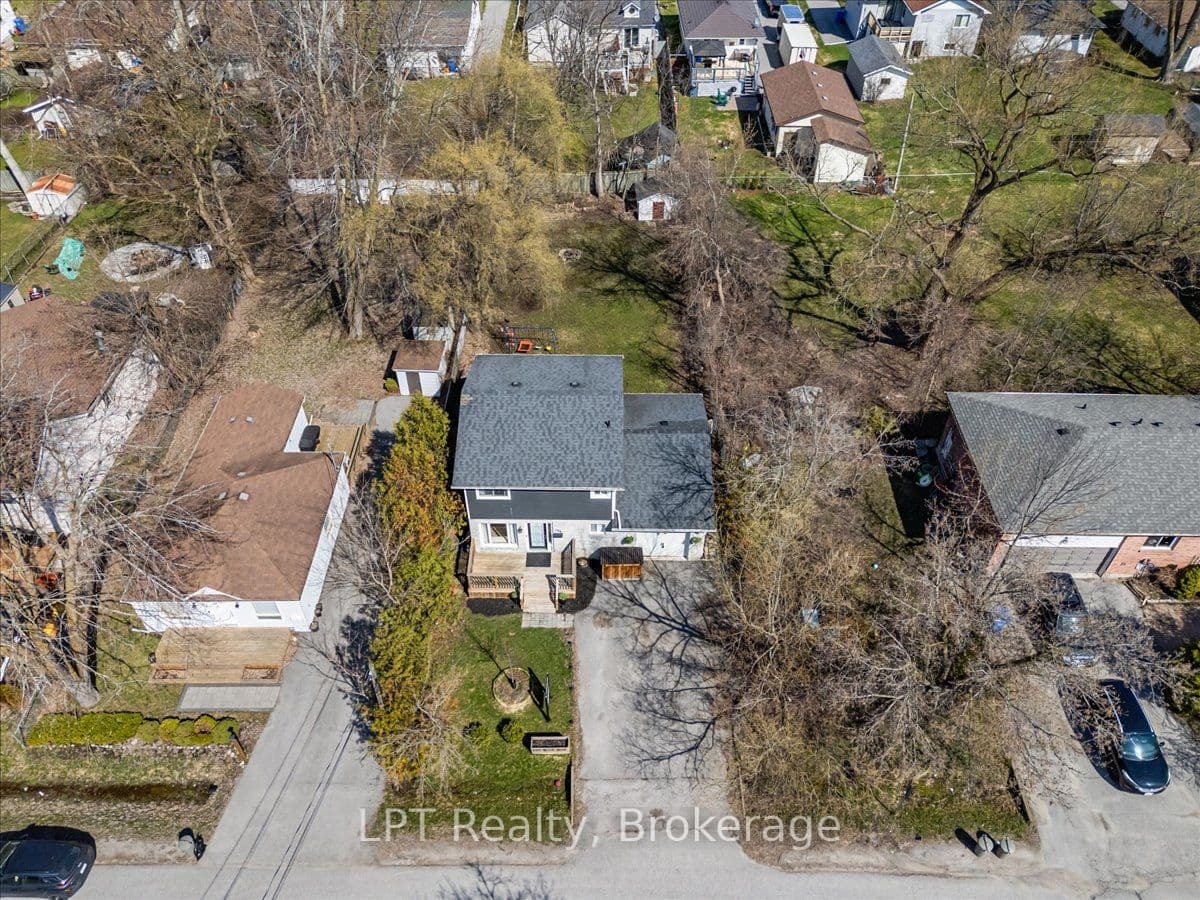 154 Beach Road, Georgina, ON L4P 2L7