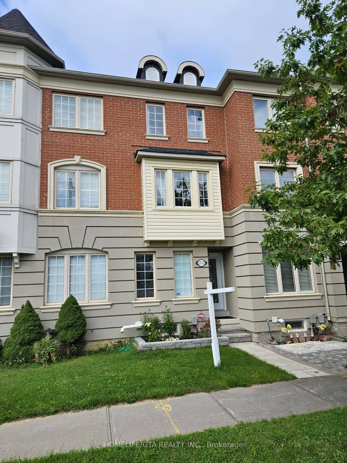 2532 Bur Oak Avenue, Markham, ON L6B 1H2