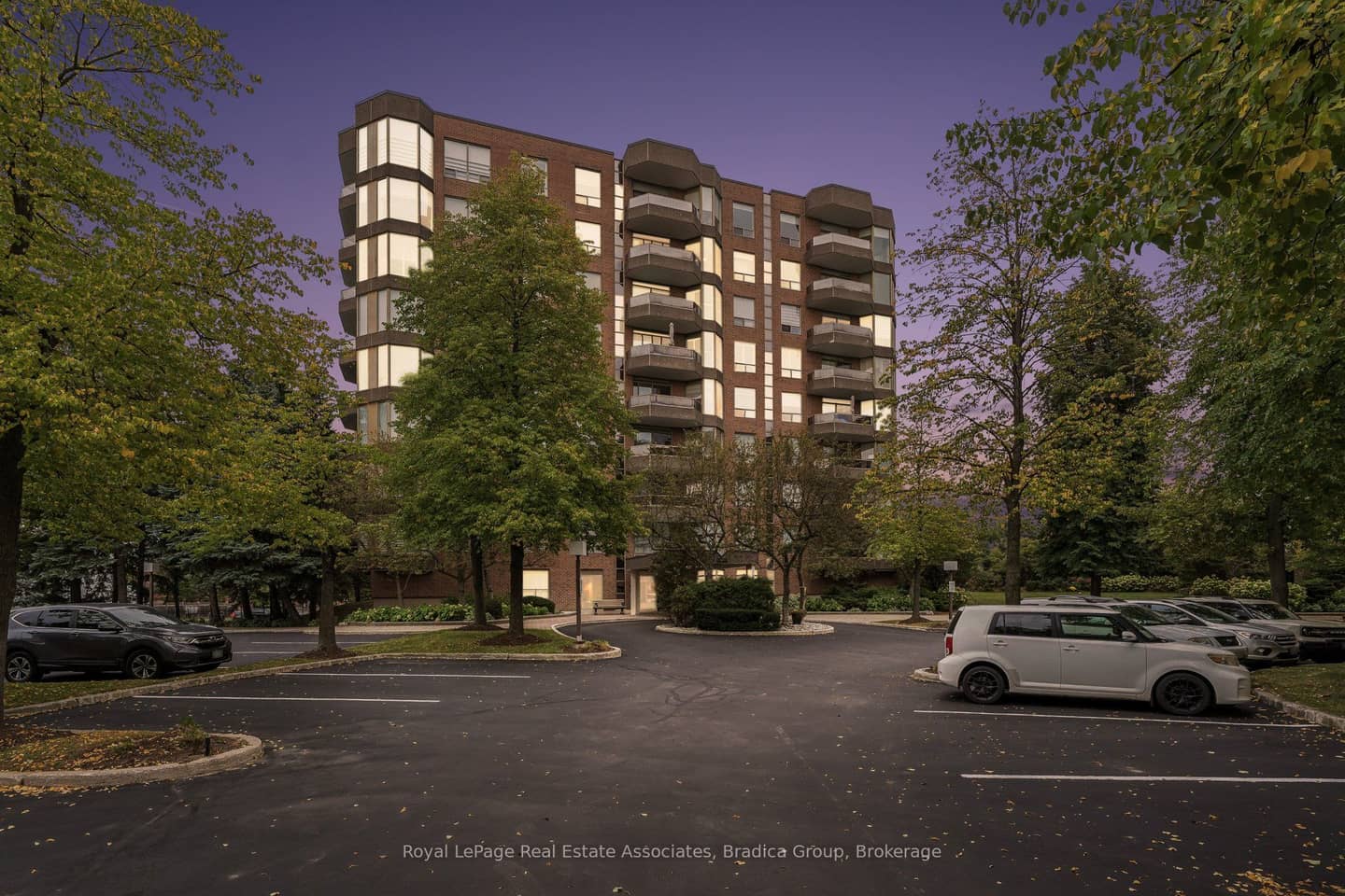 1905 Pilgrims Way Ph2, Oakville, ON L6M 2X2