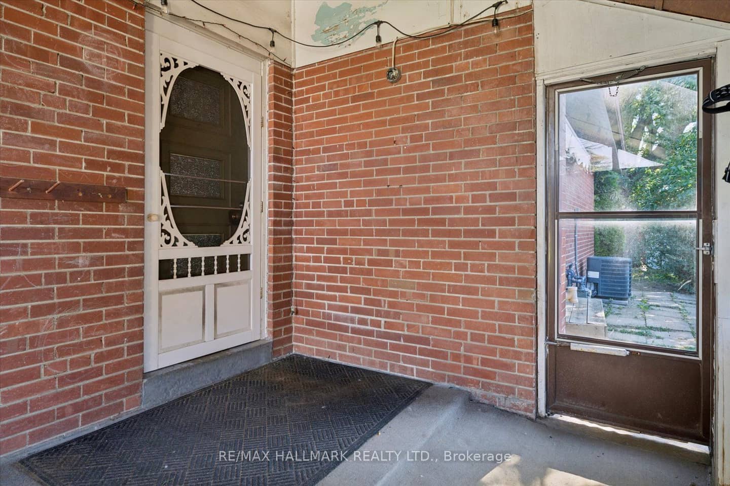 73 Deerfield Road, Toronto, ON M1K 4X2