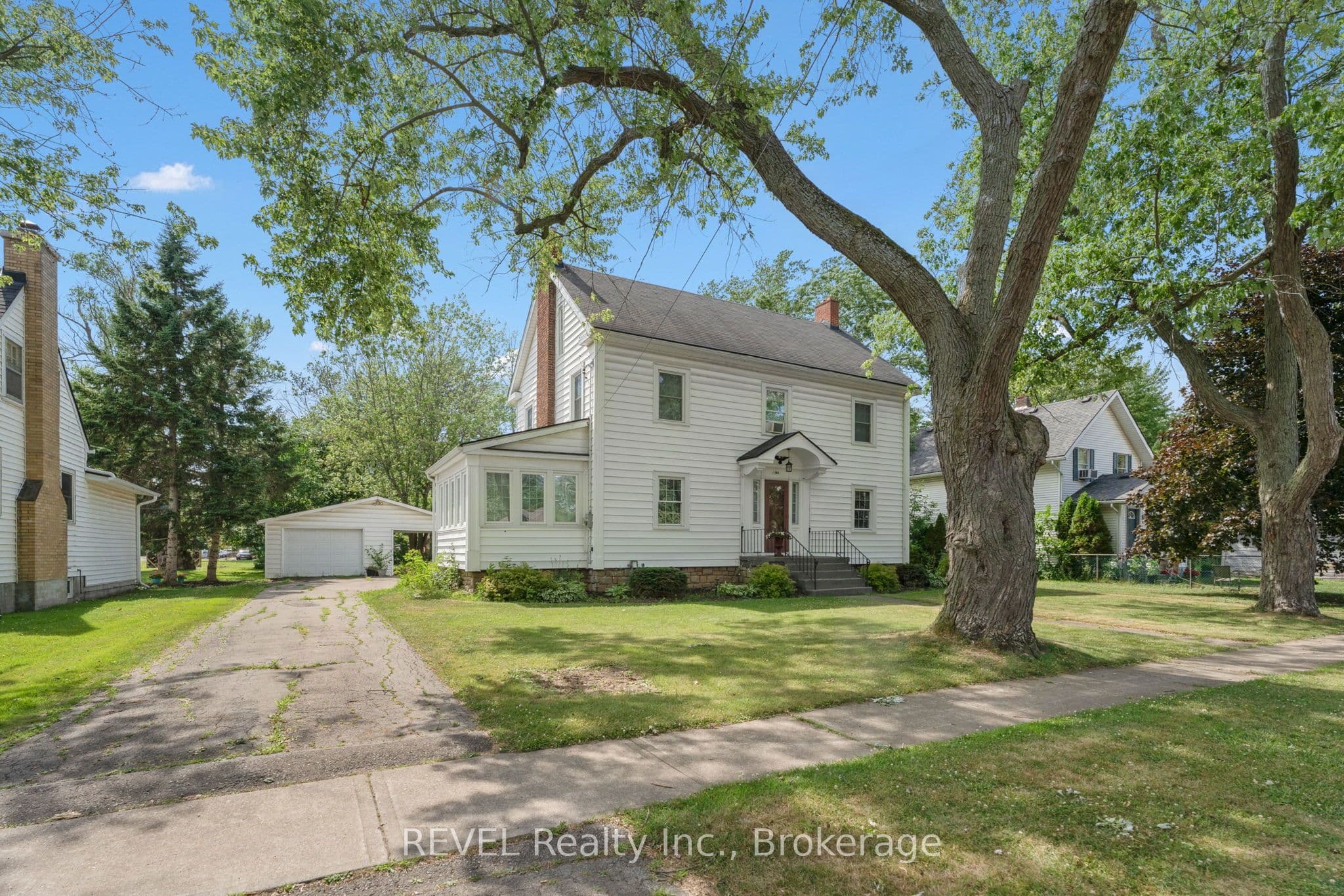 166 North Street N, Fort Erie, ON L2A 3R7