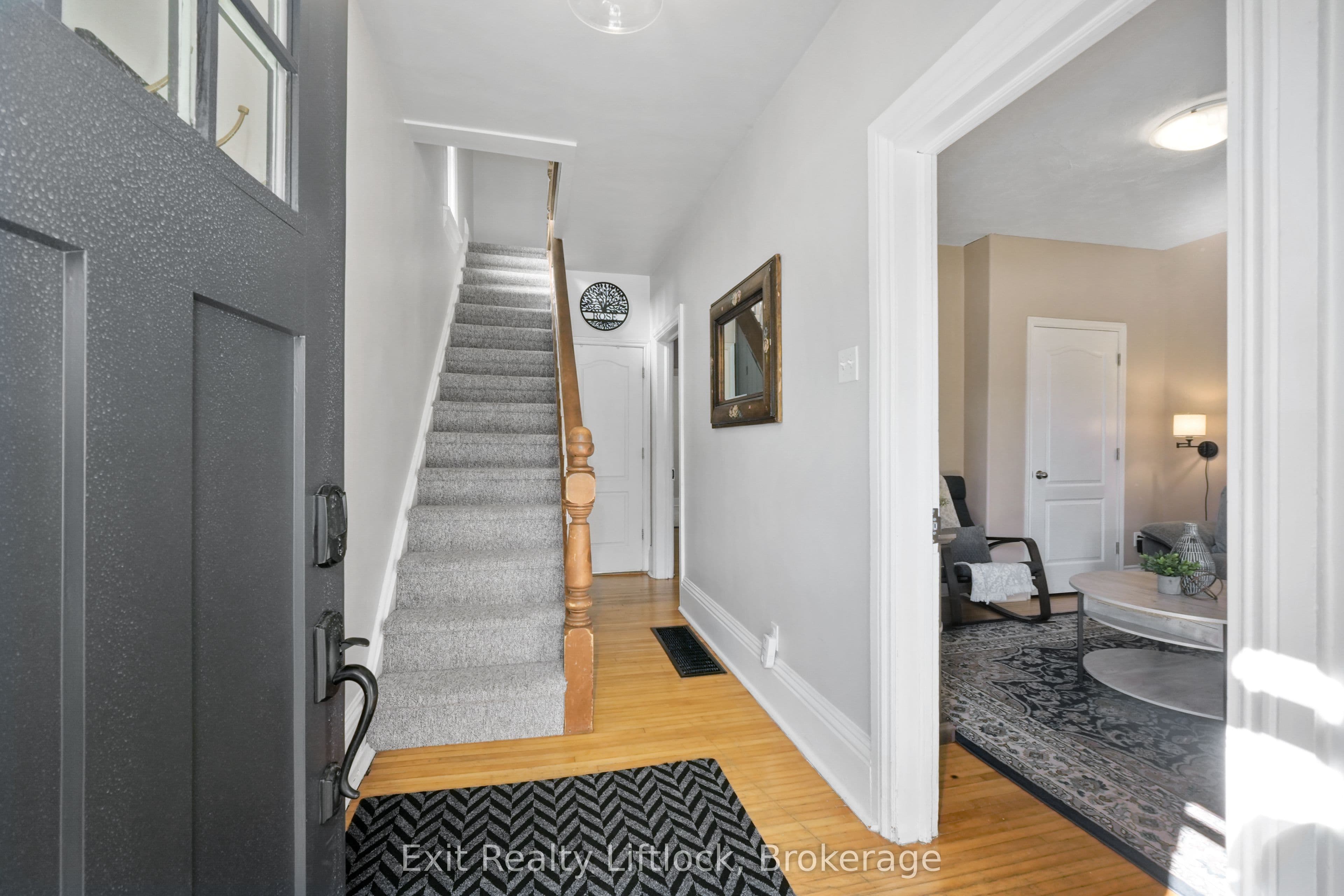 21 Aylmer Street S, Peterborough, ON K9J 3H6
