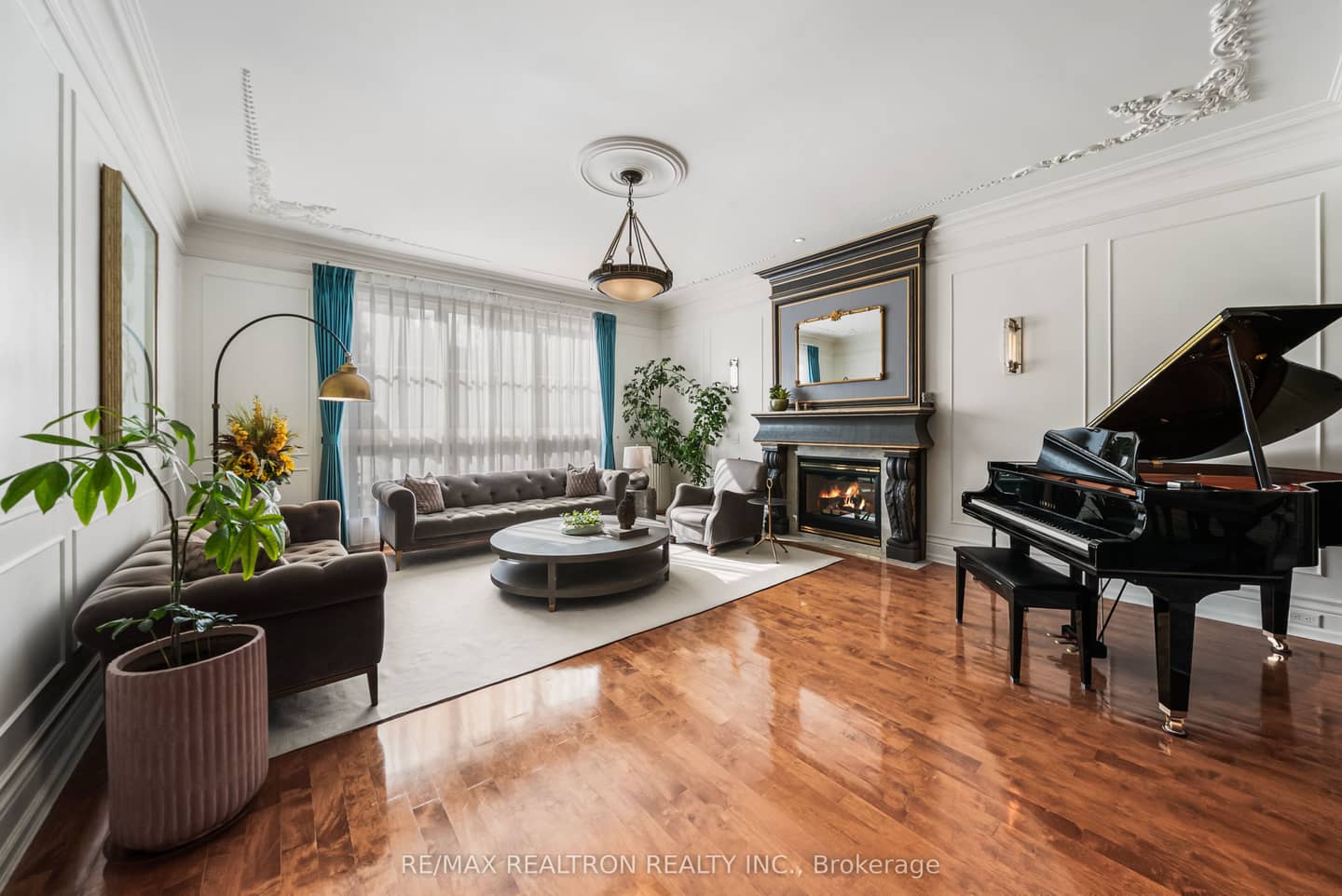 100 Owen Boulevard, Toronto, ON M2P 1G3