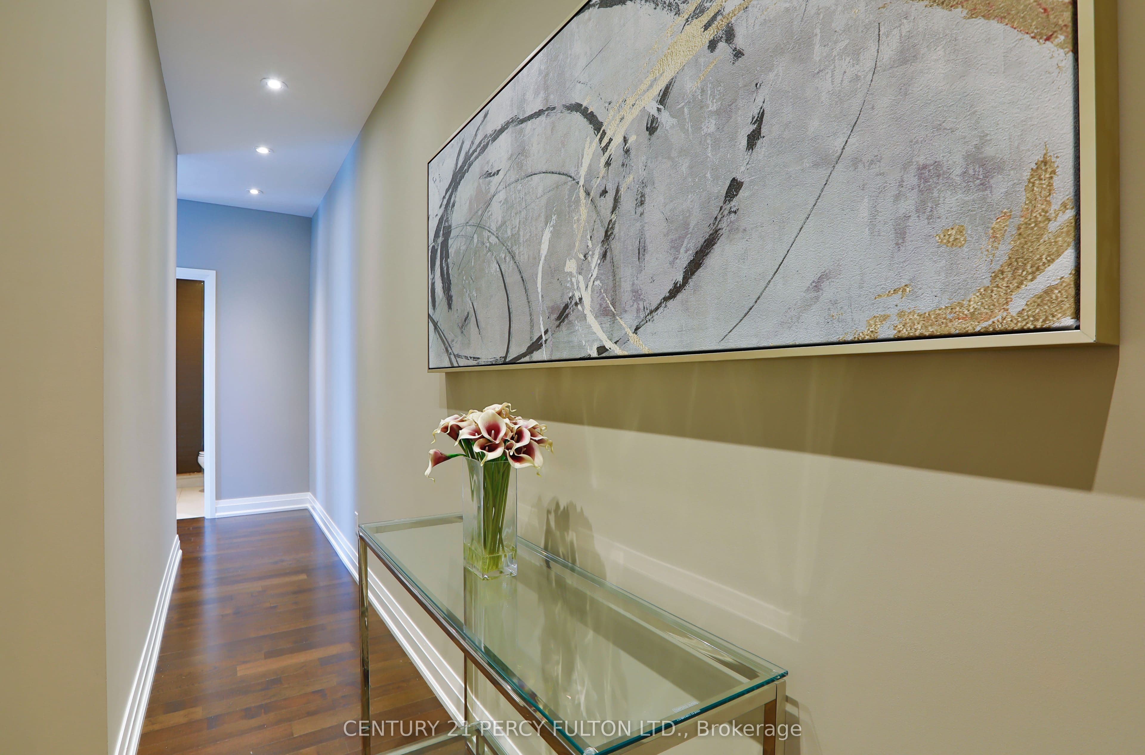 80 John Street 4002, Toronto, ON M5V 3X4