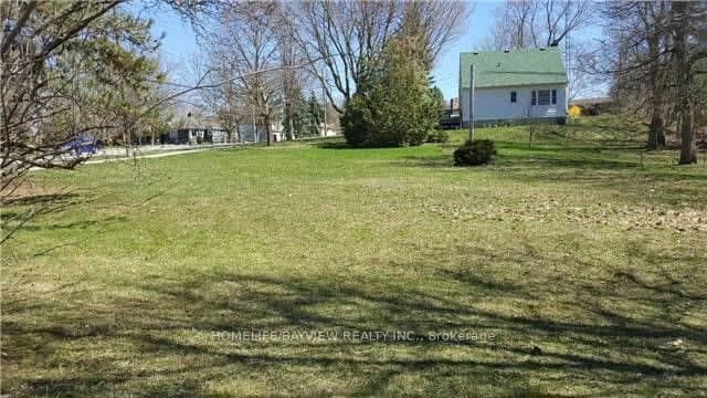 66 Roxborough Road, Newmarket, ON L3Y 3L2