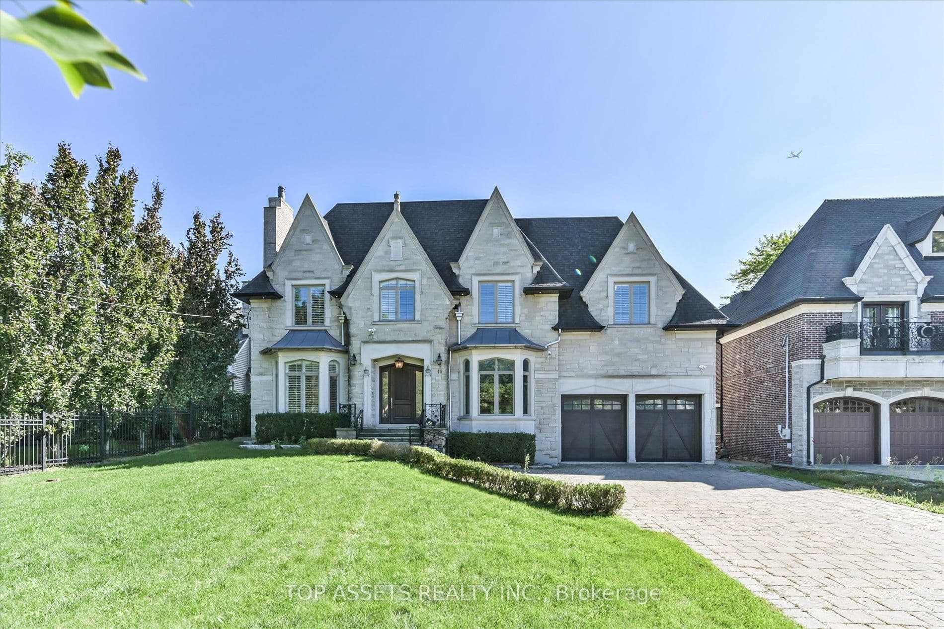 15 Westwood Lane, Richmond Hill, ON L4C 6X4
