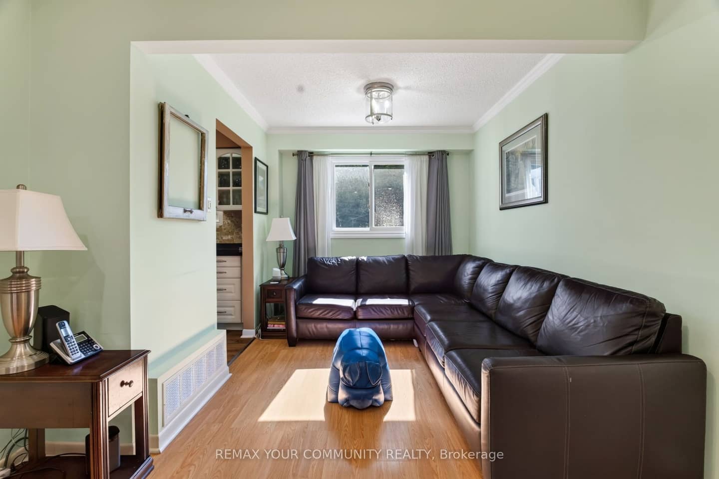 6 Standbridge Court, Toronto, ON M1B 2S5