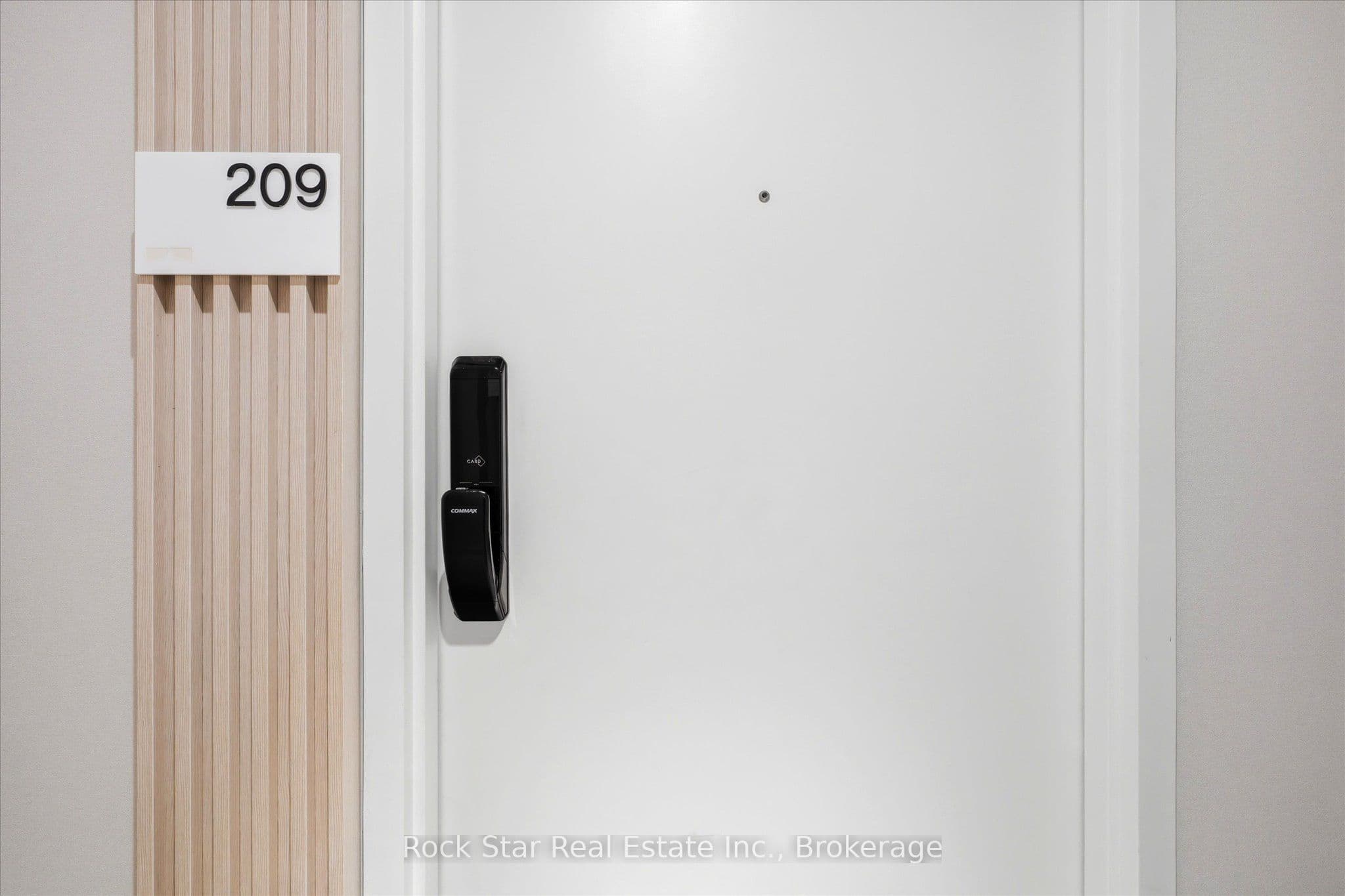 28 Ann Street 209, Mississauga, ON L5G 0E1