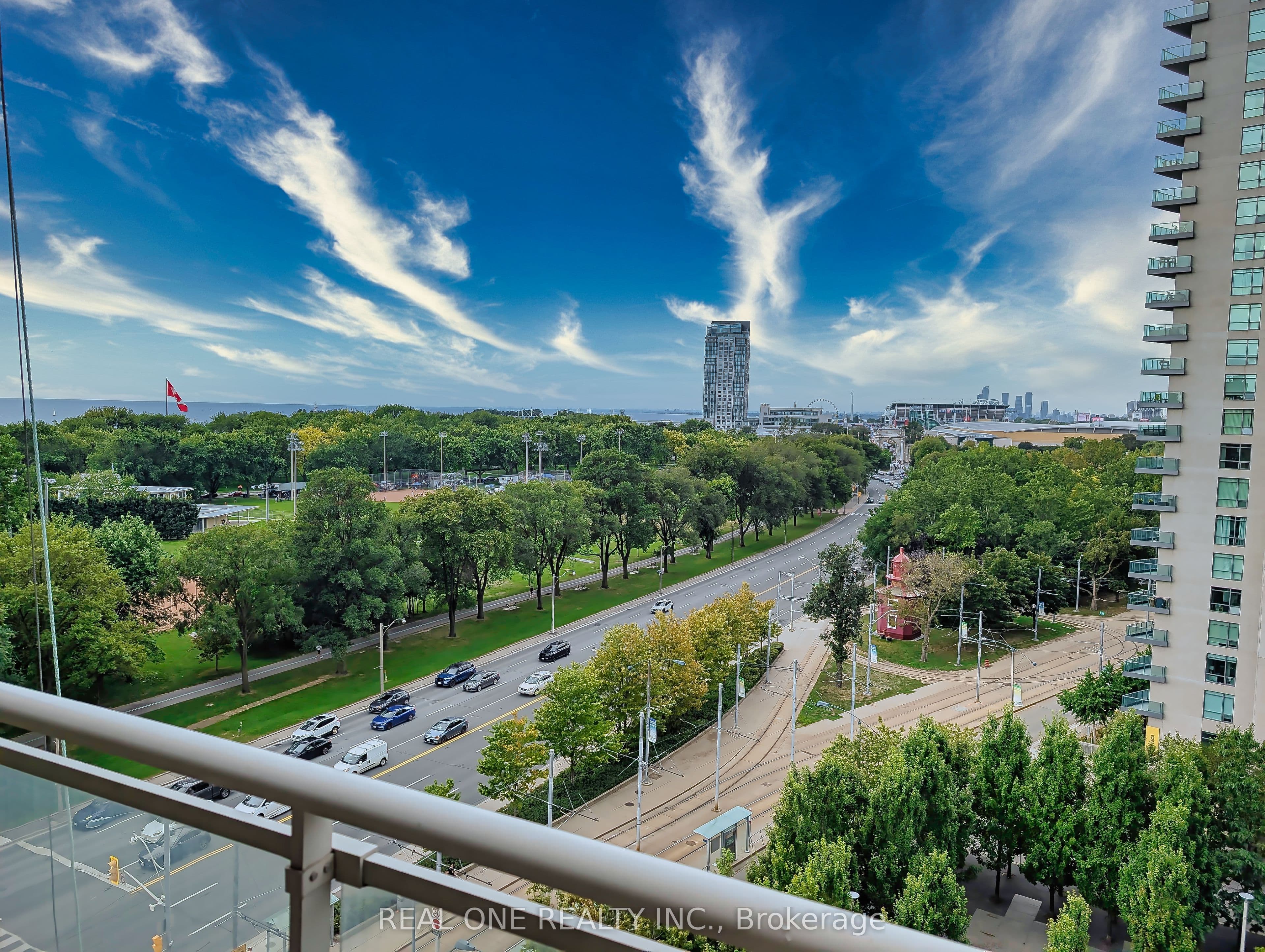628 Fleet Street 1015, Toronto, ON M5V 1A8