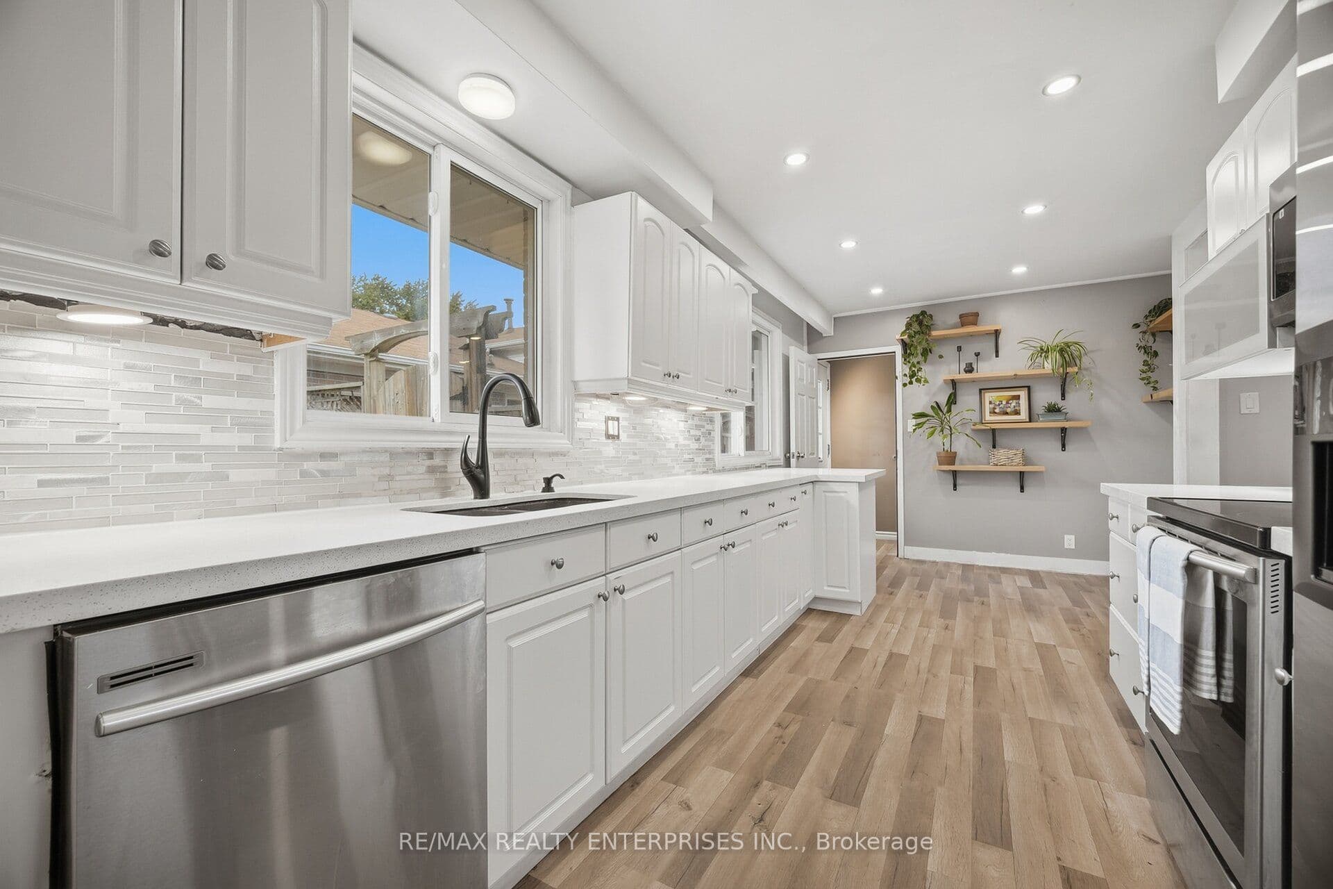 1310 Redbank Crescent, Oakville, ON L6H 1Y5