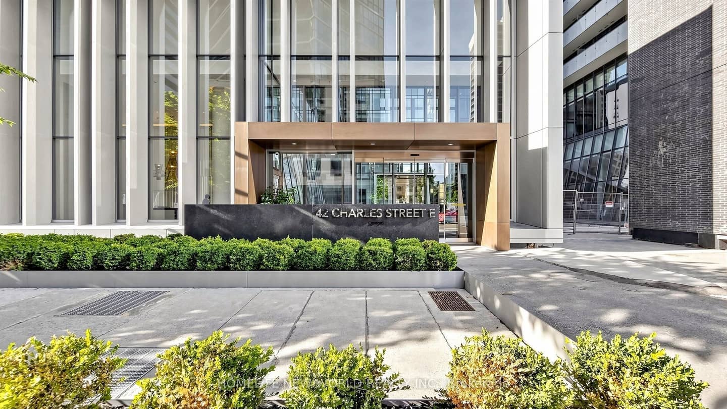 42 Charles Street E 2302, Toronto, ON M4Y 1T4