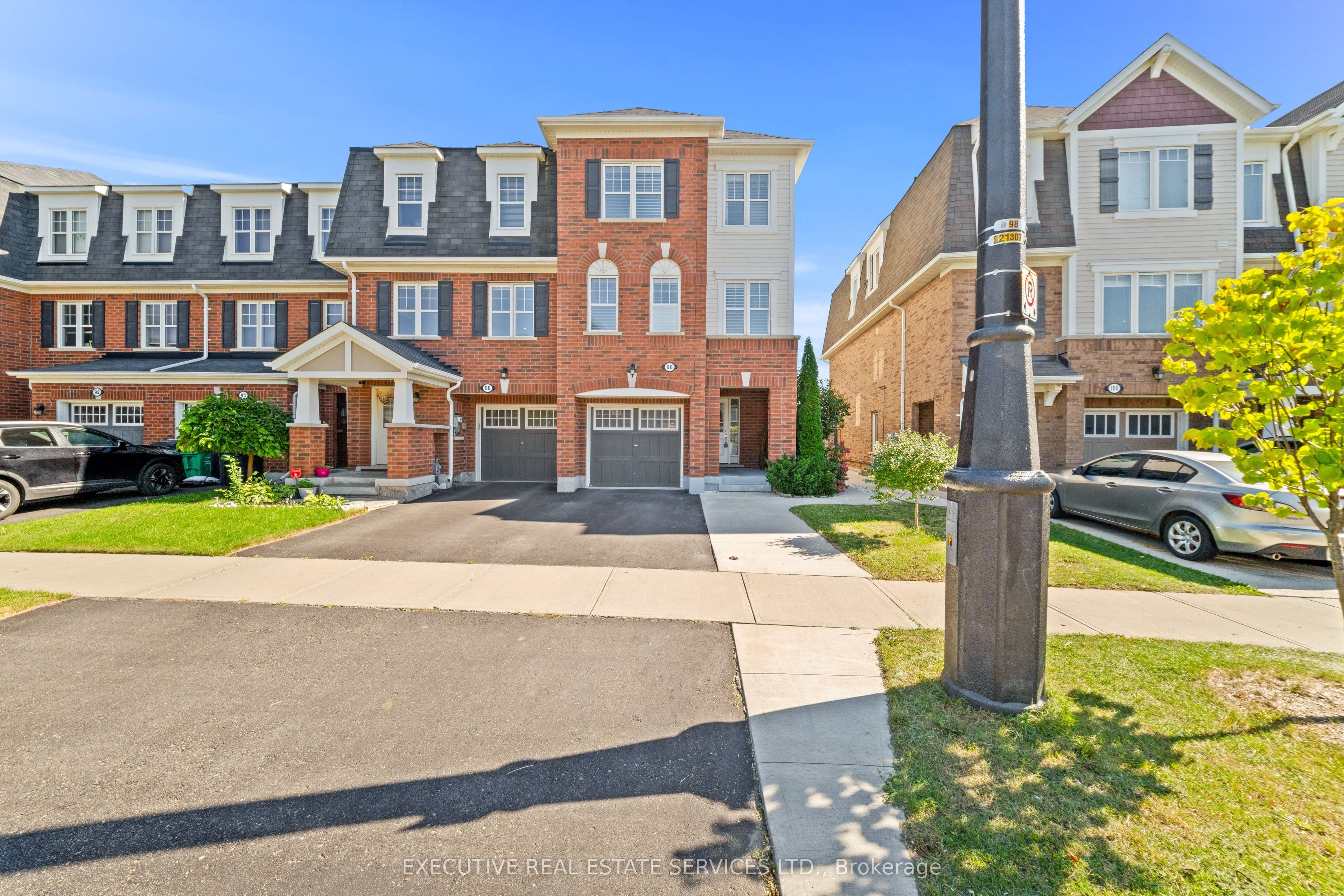 98 Bannister Crescent, Brampton, ON L7A 4H4