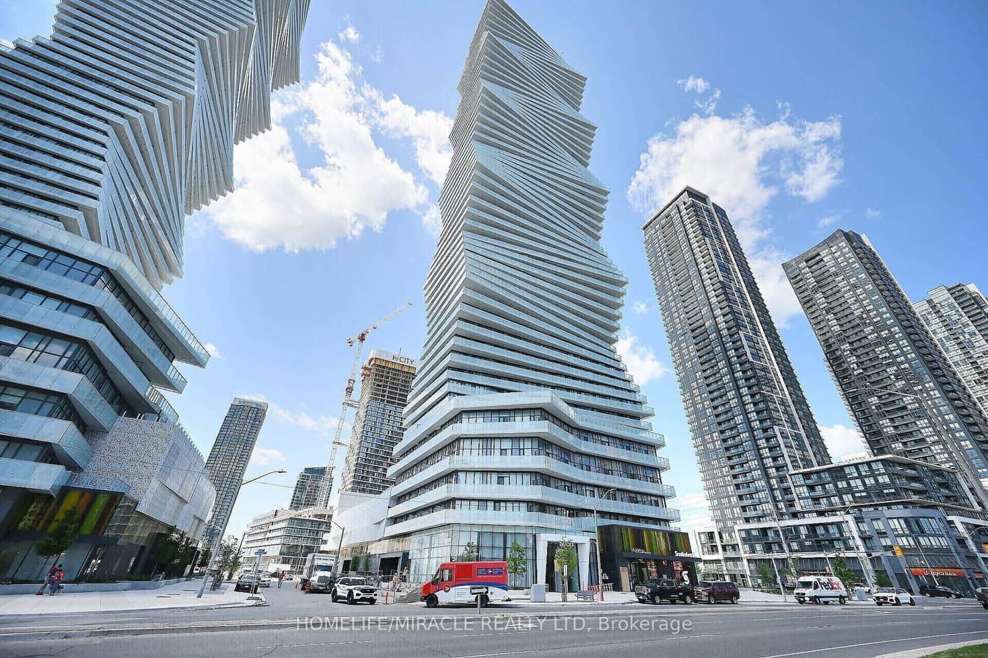 3900 Confederation Parkway 209, Mississauga, ON L5B 0M3