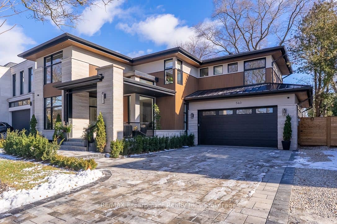 540 Patricia Drive, Oakville, ON L6K 1M2