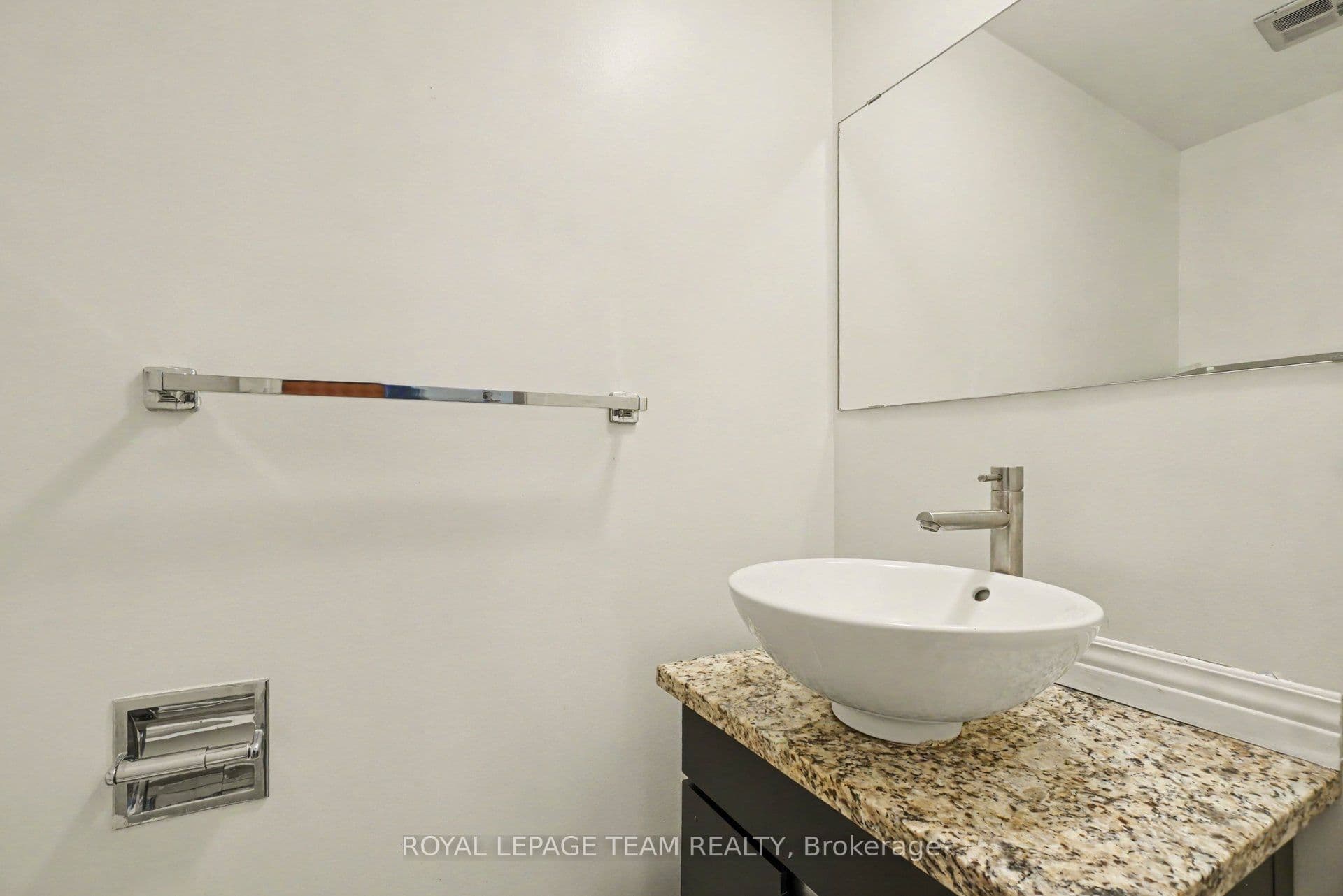290 CATHCART Street 14, Lower Town - Sandy Hill, ON K1N 5C4