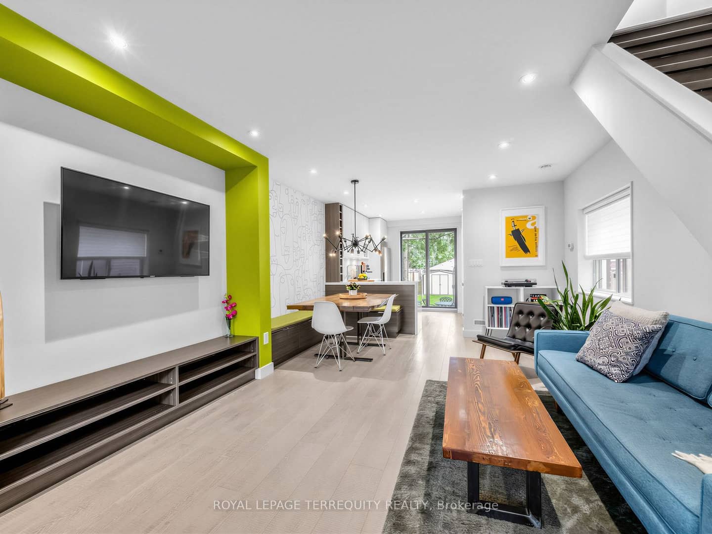 22 Montye Avenue, Toronto, ON M6S 2G9