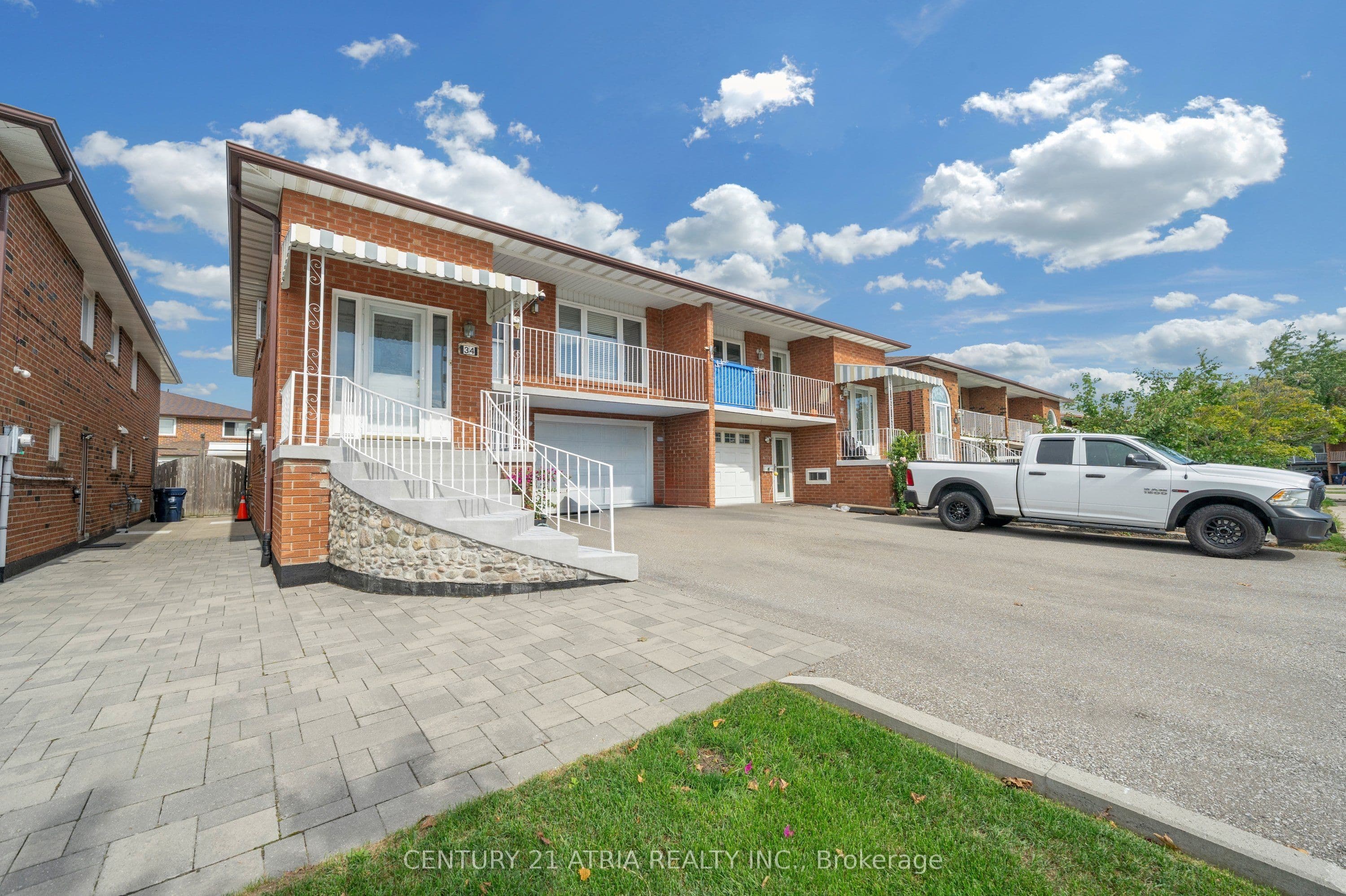 34 Sawmill Road, Toronto, ON M3L 2M2