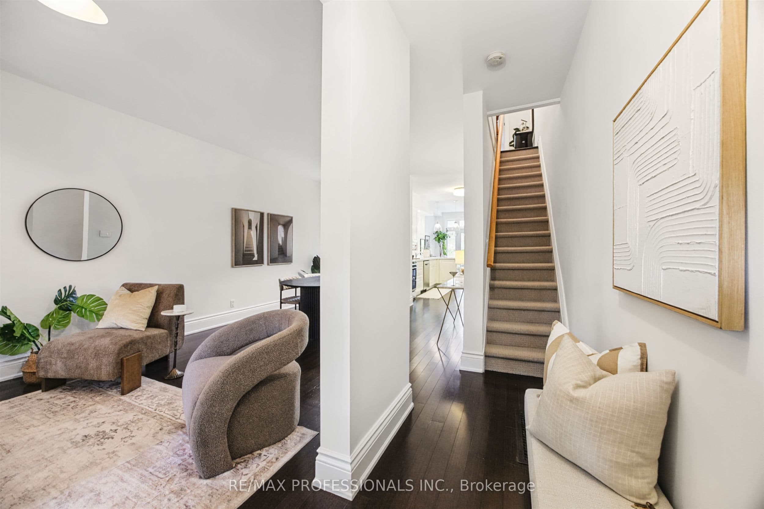 28 Wright Avenue, Toronto, ON M6R 1K8