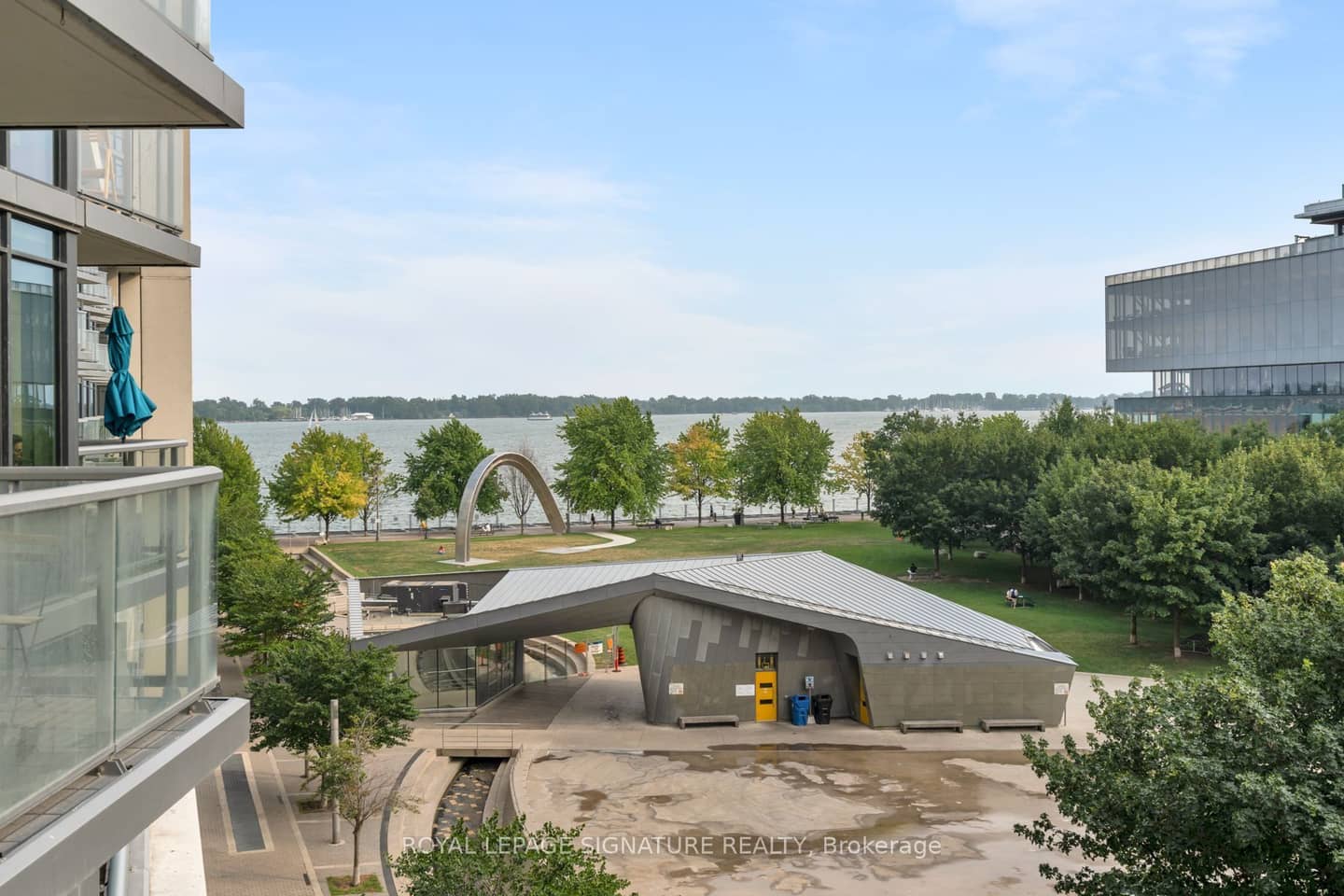 15 Merchants' Wharf 442, Toronto, ON M5A 0N8