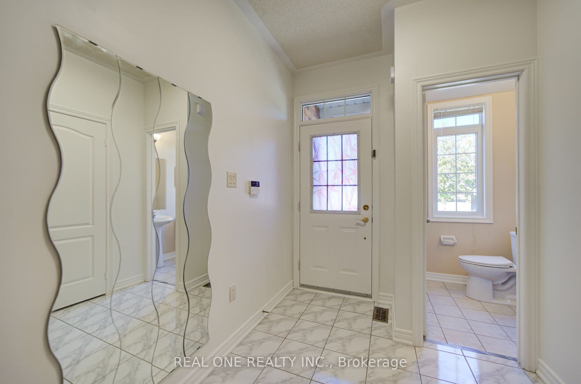 15 Angelica Avenue, Richmond Hill, ON L4S 2C6