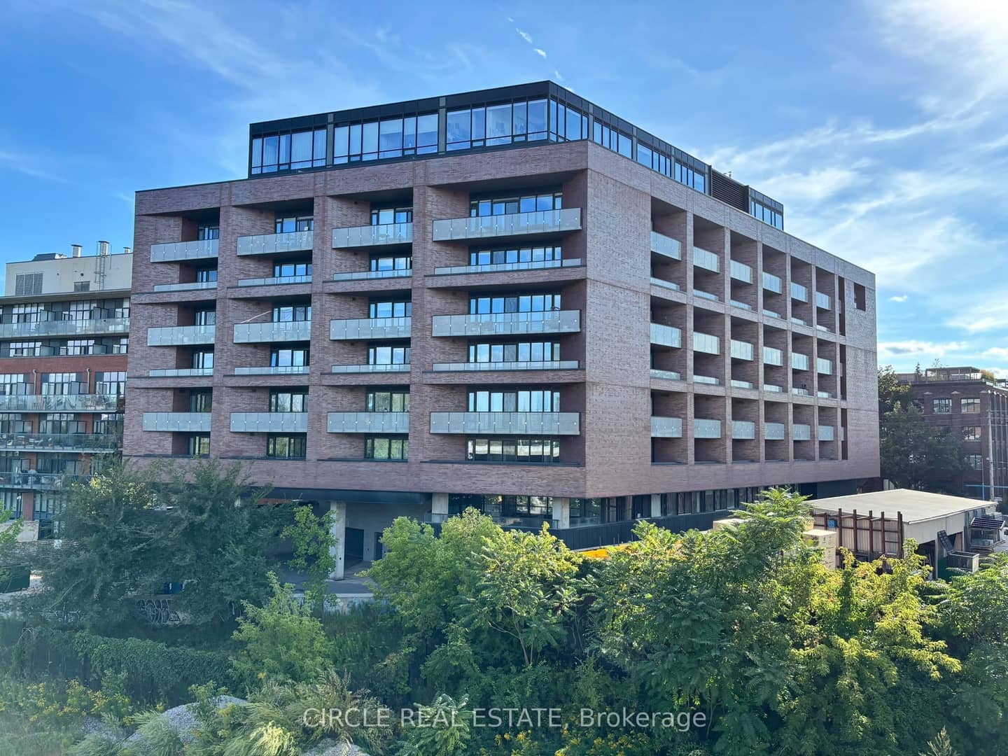 383 Sorauren Avenue 716, Toronto, ON M6R 2G5