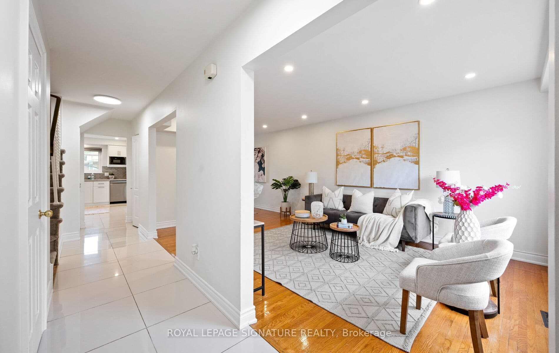 783 Dodsworth Crescent, Mississauga, ON L4Y 2H8