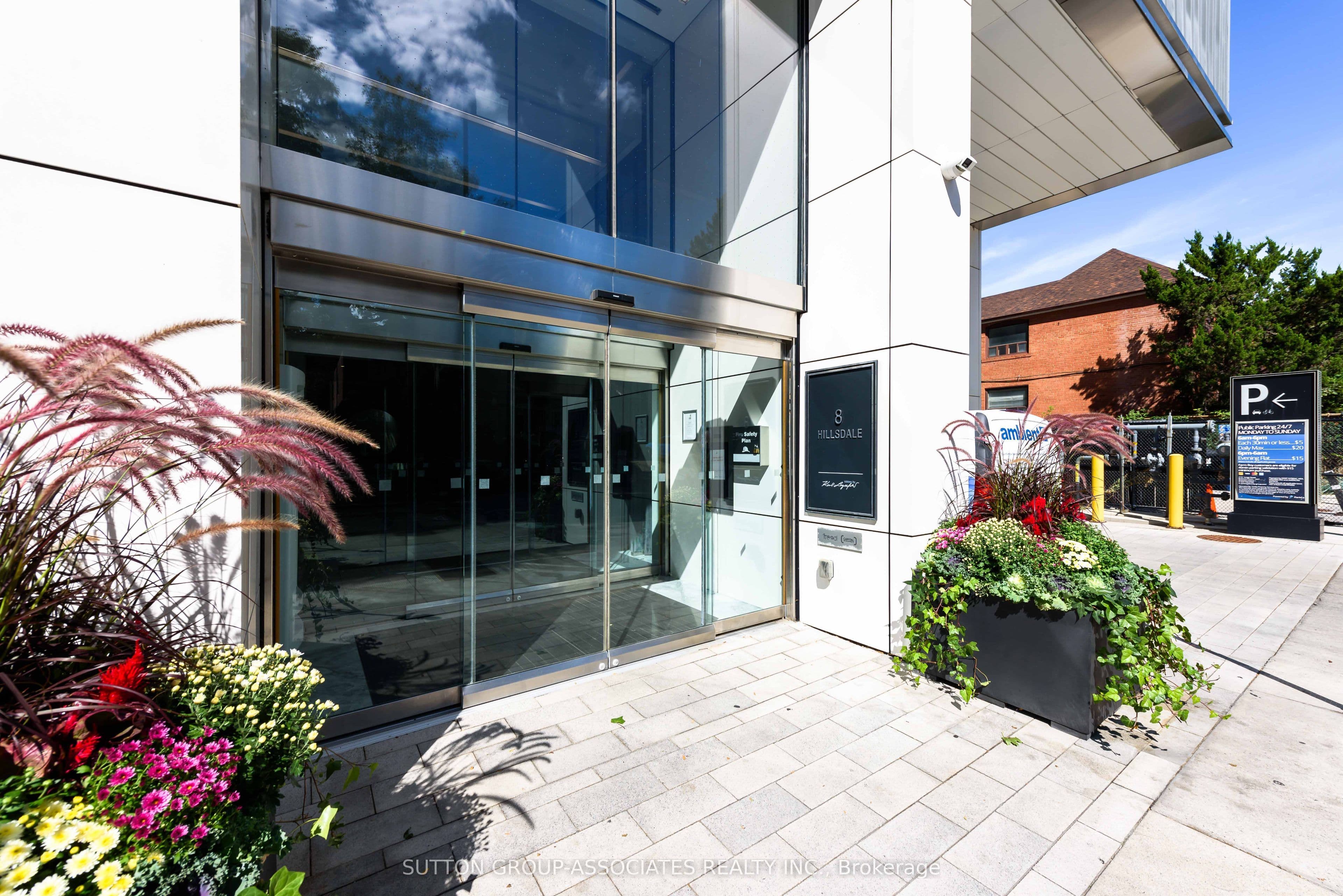 8 Hillsdale Avenue 832, Toronto, ON M4S 0B2