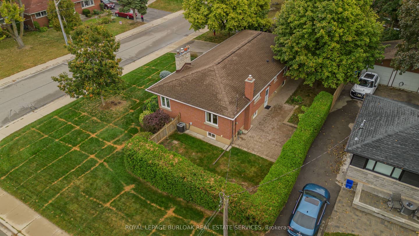 724 George Street, Burlington, ON L7R 2W2