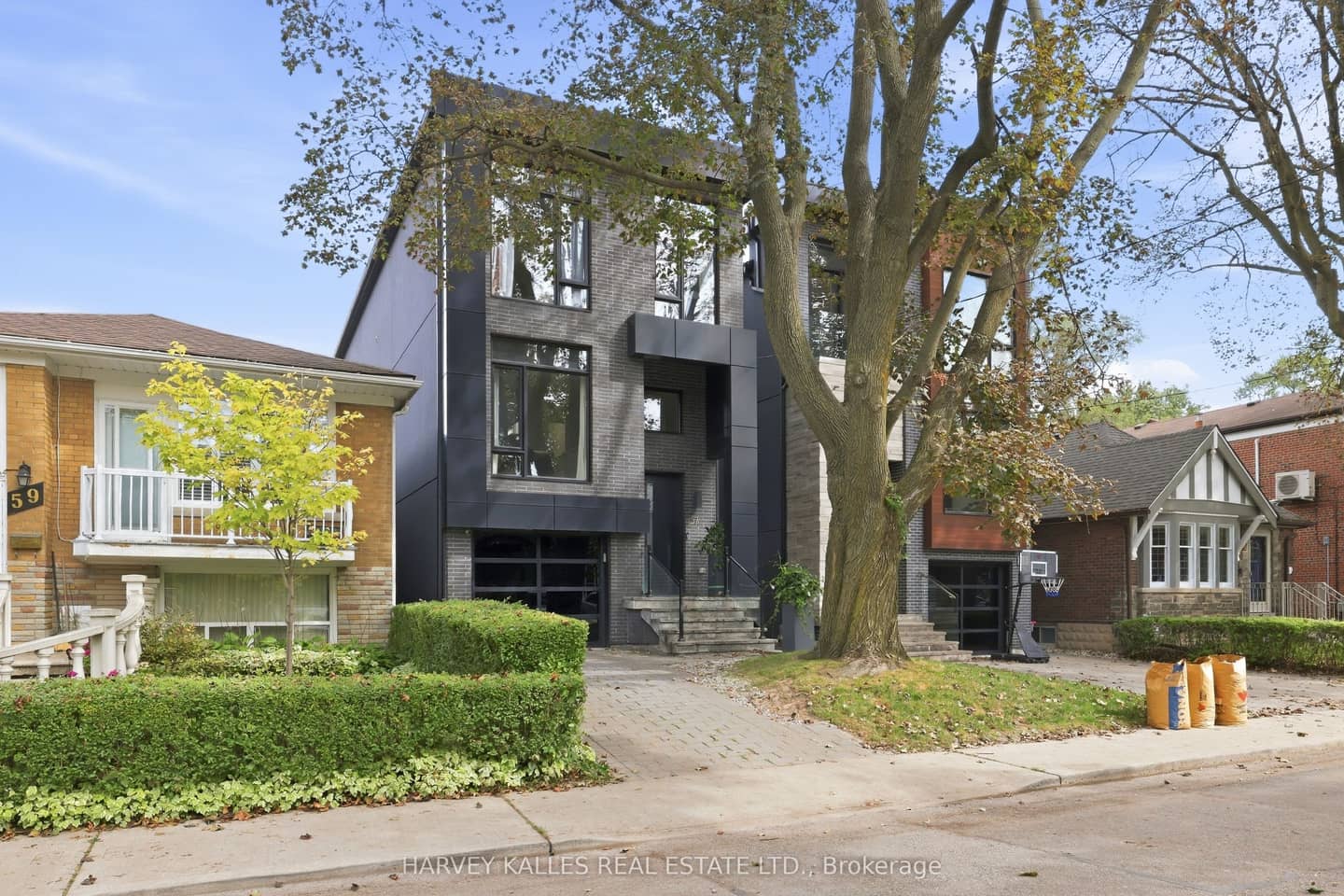 57 Roseneath Gardens, Toronto, ON M6C 3X5