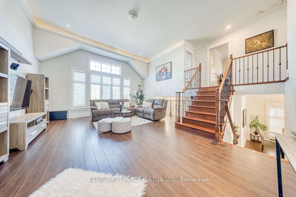 91 Galea Drive, Ajax, ON L1Z 0J8