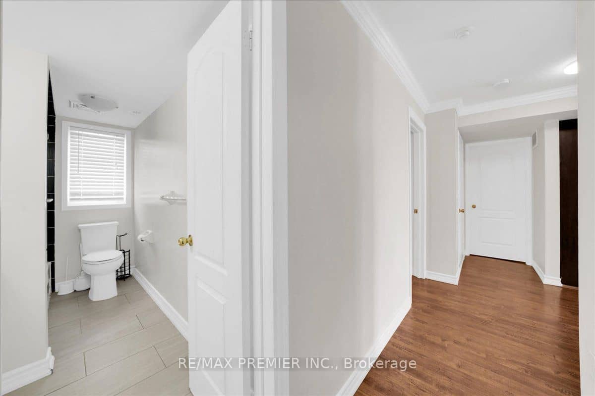 141 Isaac Devins Boulevard 8, Toronto, ON M9M 0C4