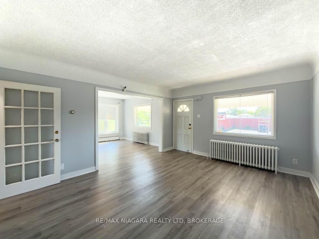 5576 Desson Avenue, Niagara Falls, ON L2G 3T1