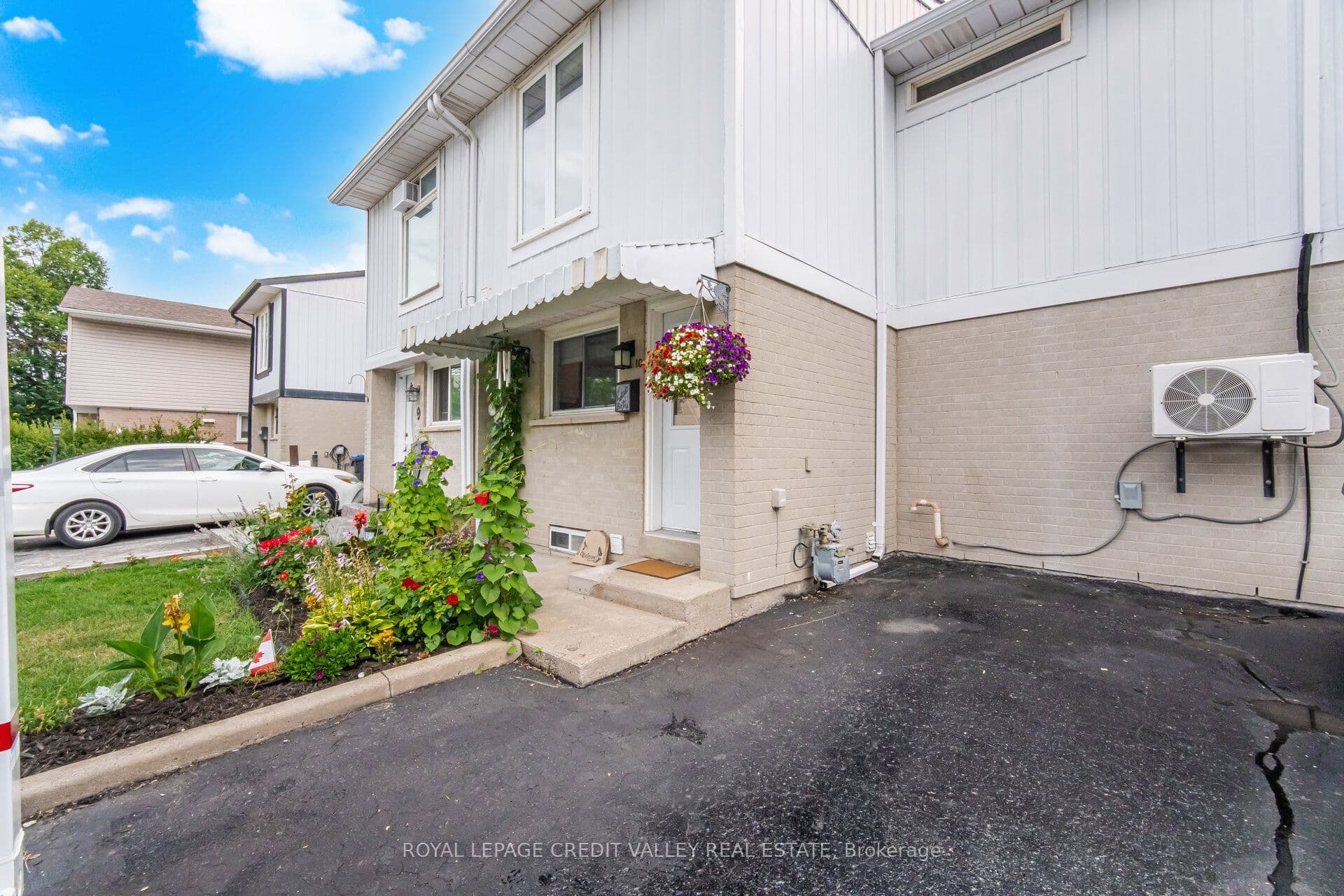 10 Gladstone Square, Brampton, ON L6S 2H5