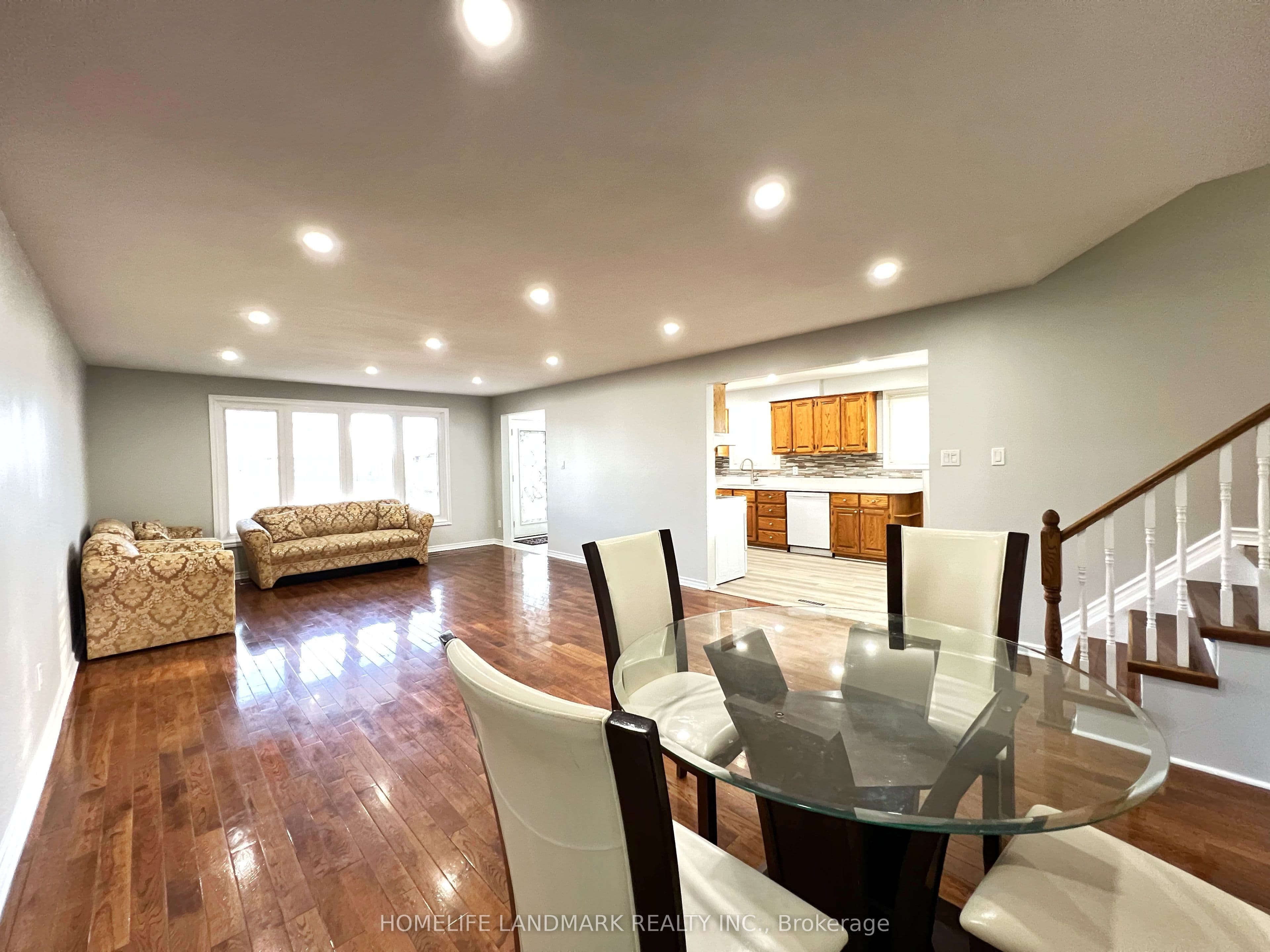 4 Ferncrest Gate, Toronto, ON M1W 1C2