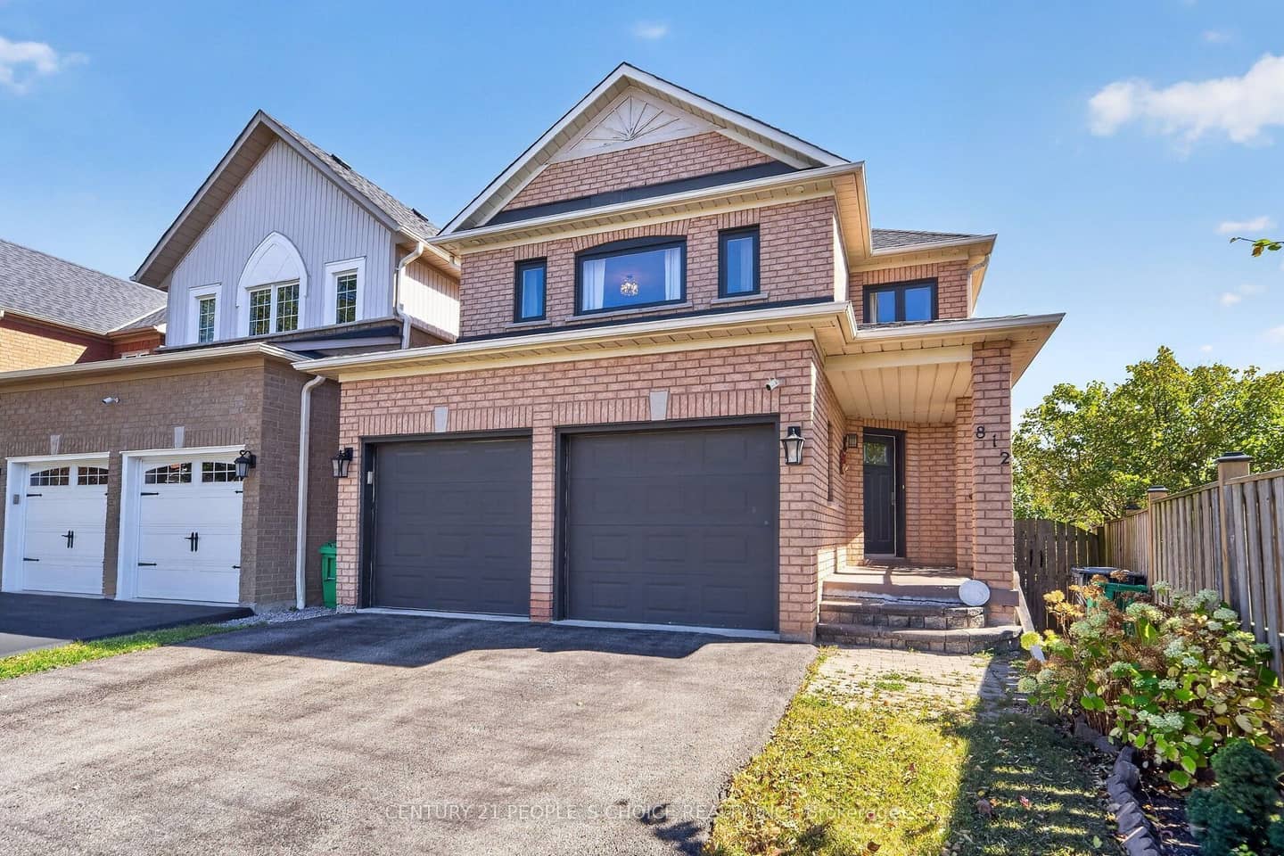 812 Knotty Pine Grove, Mississauga, ON L5W 1K5