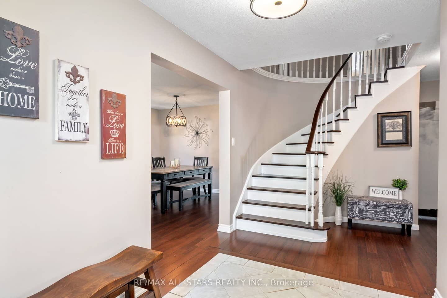 222 Biscayne Boulevard, Georgina, ON L4P 3L8