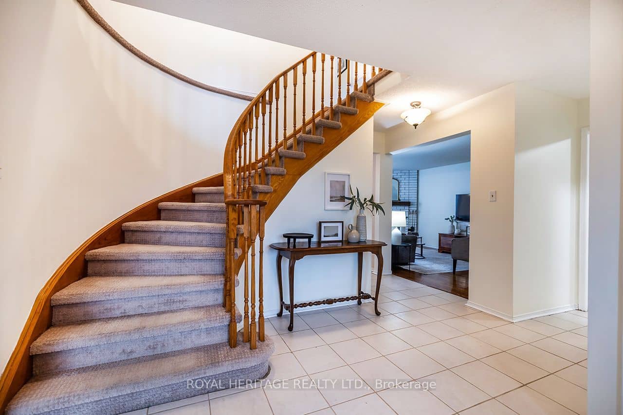 61 Forest Hts Street, Whitby, ON L1R 1T8