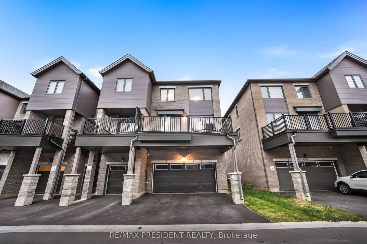 3377 Sixth Line, Oakville, ON L6H 0Y7