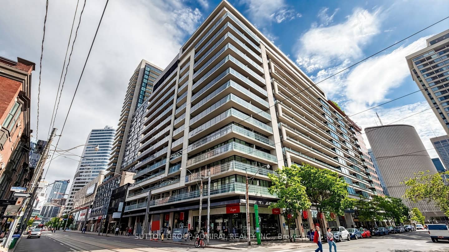 111 Elizabeth Street 922, Toronto, ON M5G 1P7