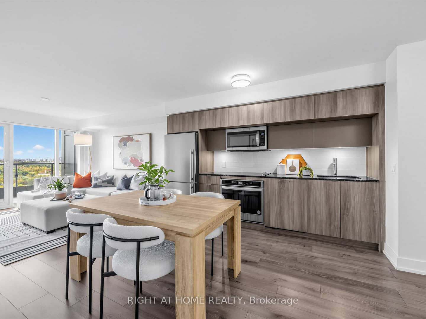 585 Bloor Street E 2423, Toronto, ON M4W 0B3