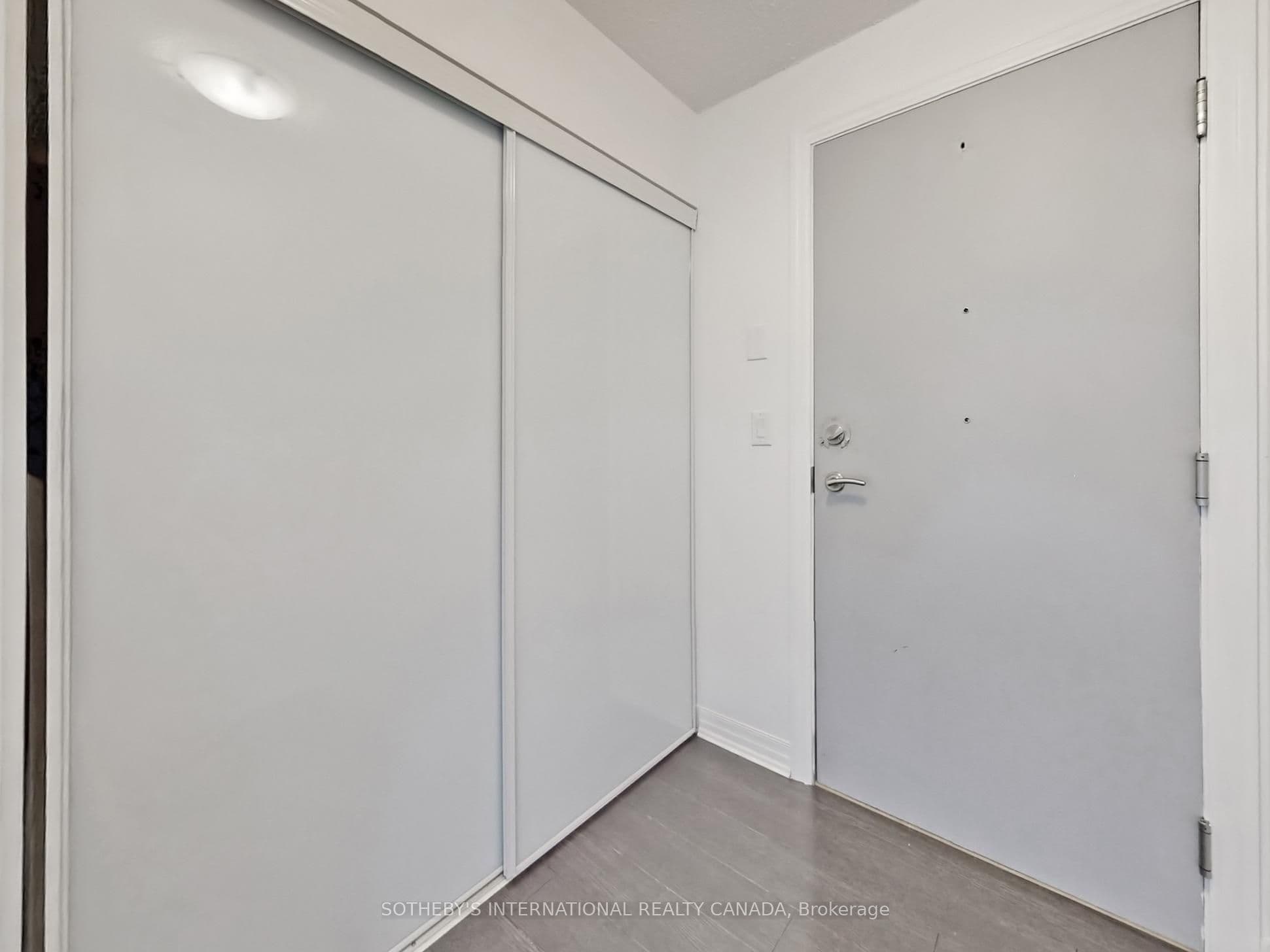 80 Esther Lorrie Drive 1018, Toronto, ON M9W 0C6