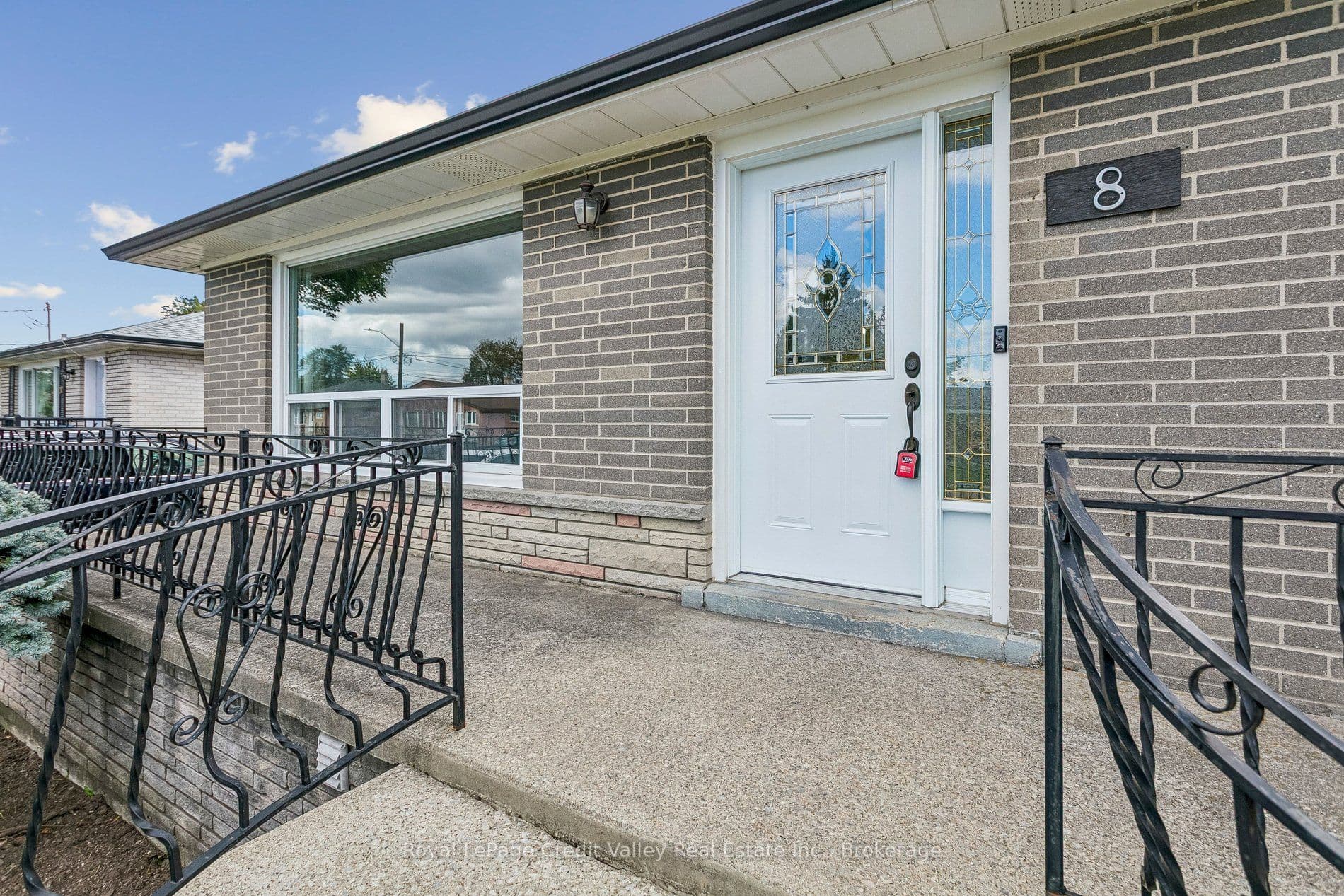 8 Milner Road, Brampton, ON L6W 3A5